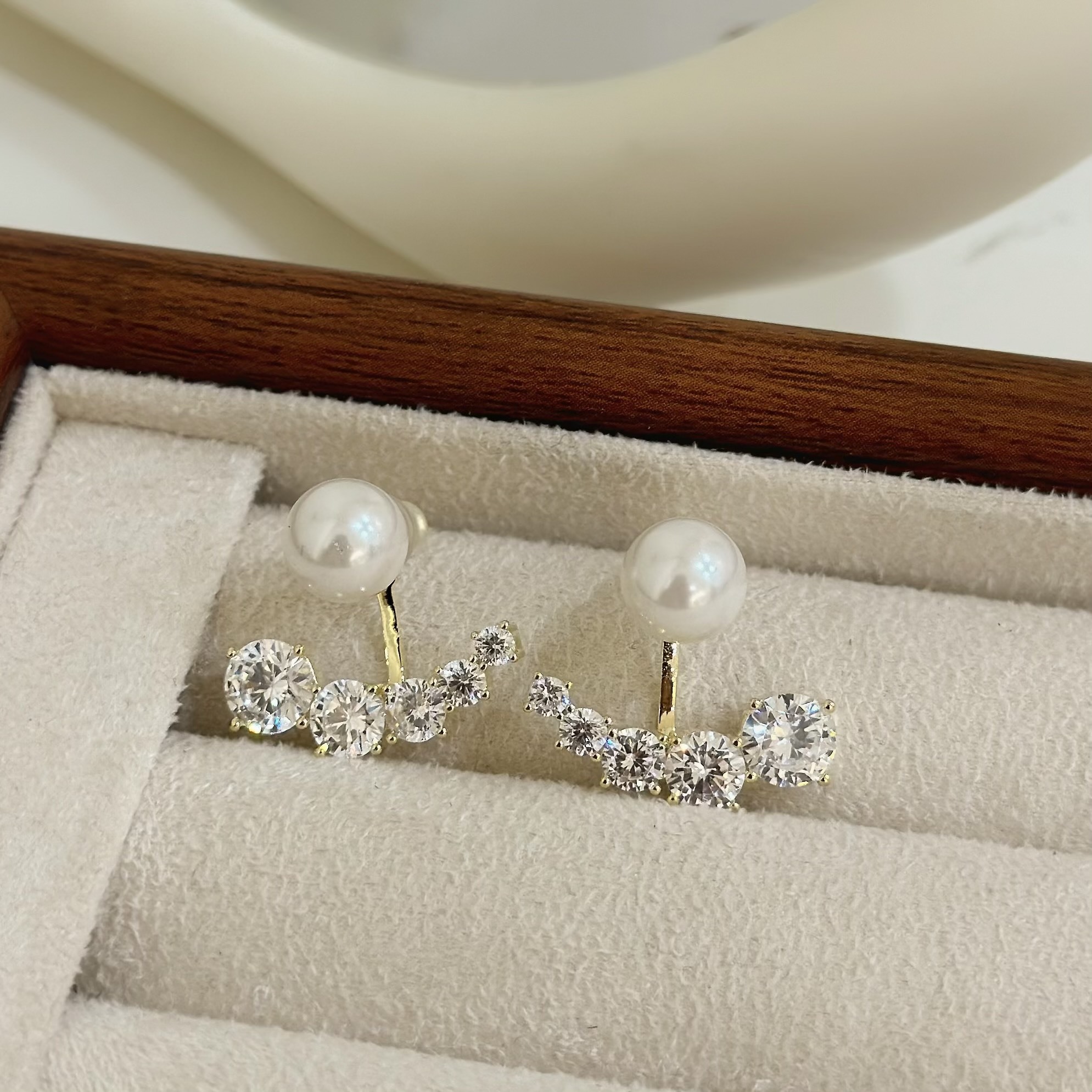 B356珍珠流星排鑽前後扣耳針