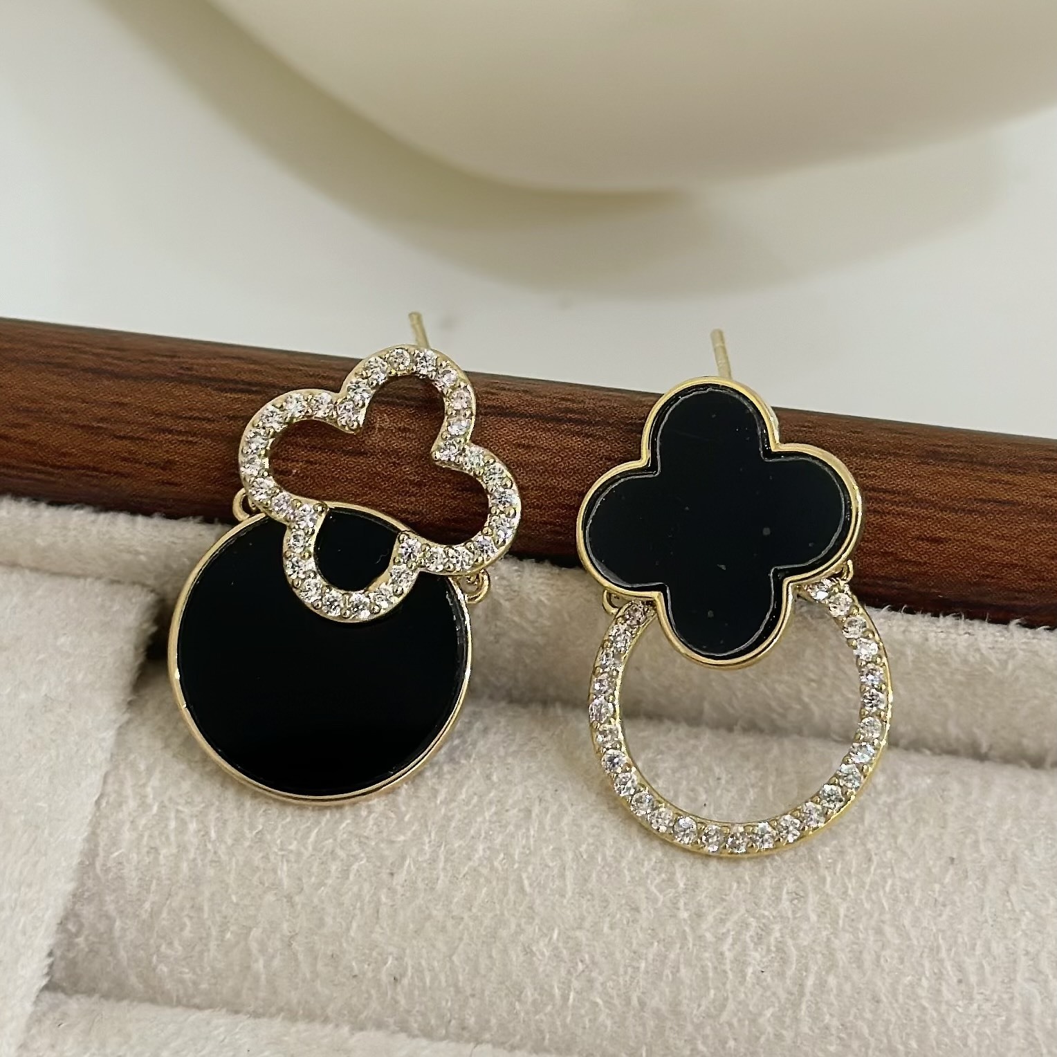 B361排鑽烤漆四葉草圓形垂吊