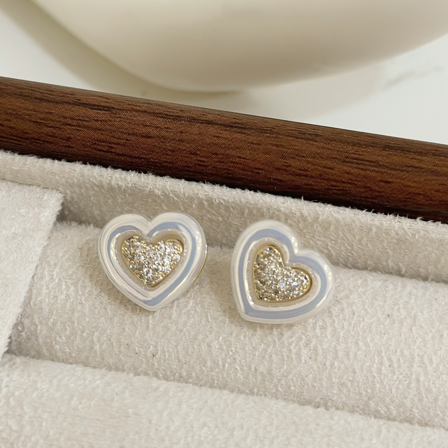 B365光澤珍珠排鑽愛心耳針