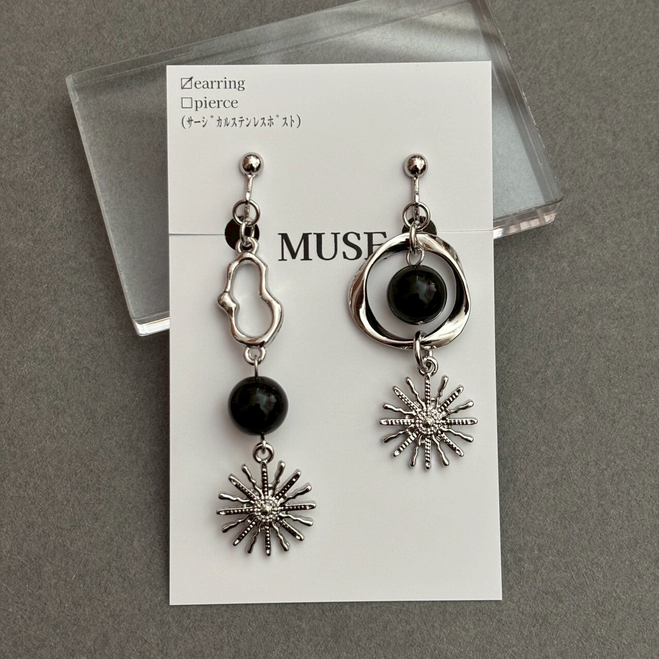 [MUSE] 太陽 x 黑珠不對稱設計耳環 | 耳夾 | NO.43