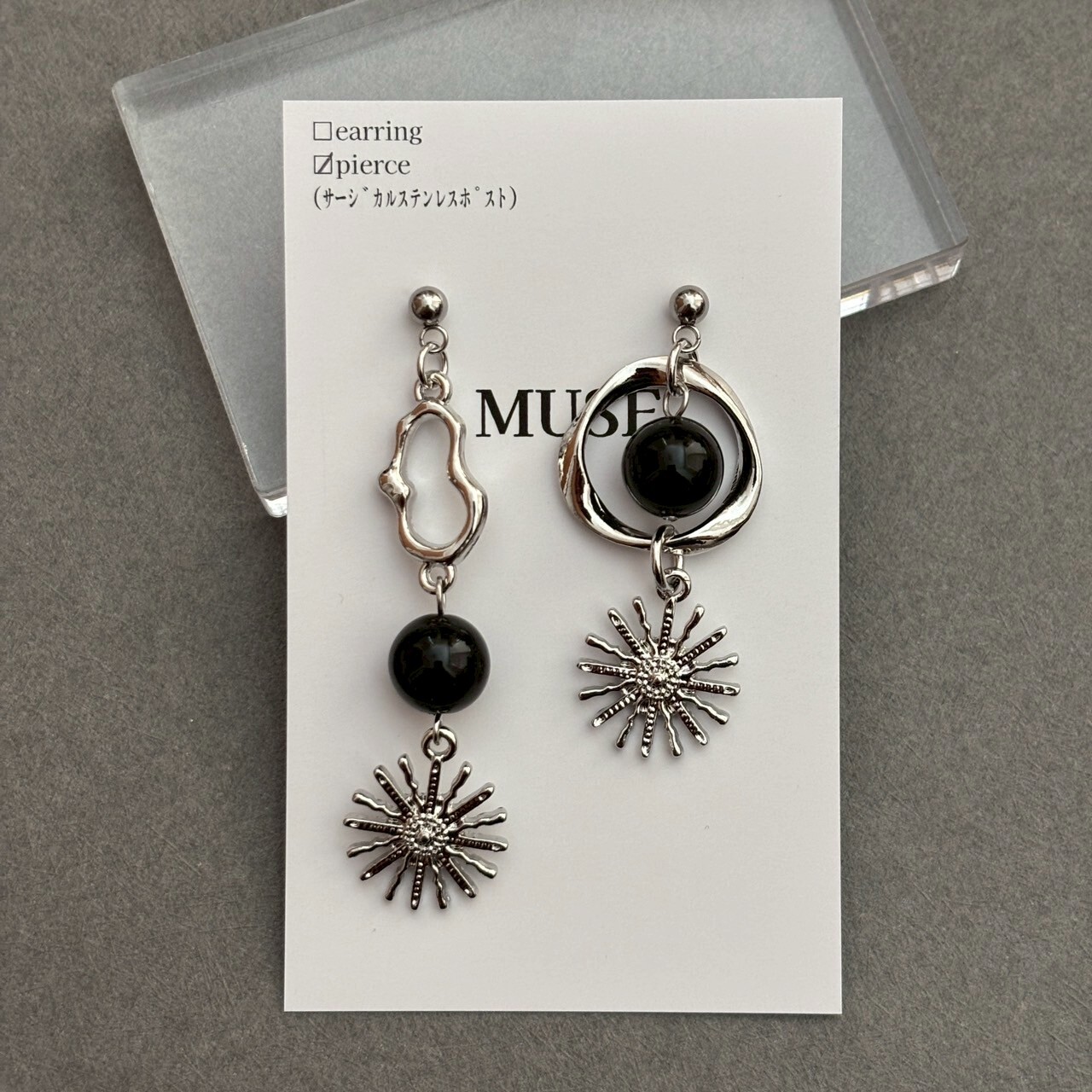 [MUSE] 太陽 x 黑珠不對稱設計耳環 | 耳針 | NO.44