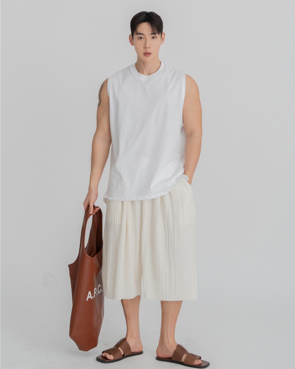 彈性褶皺百慕大短褲