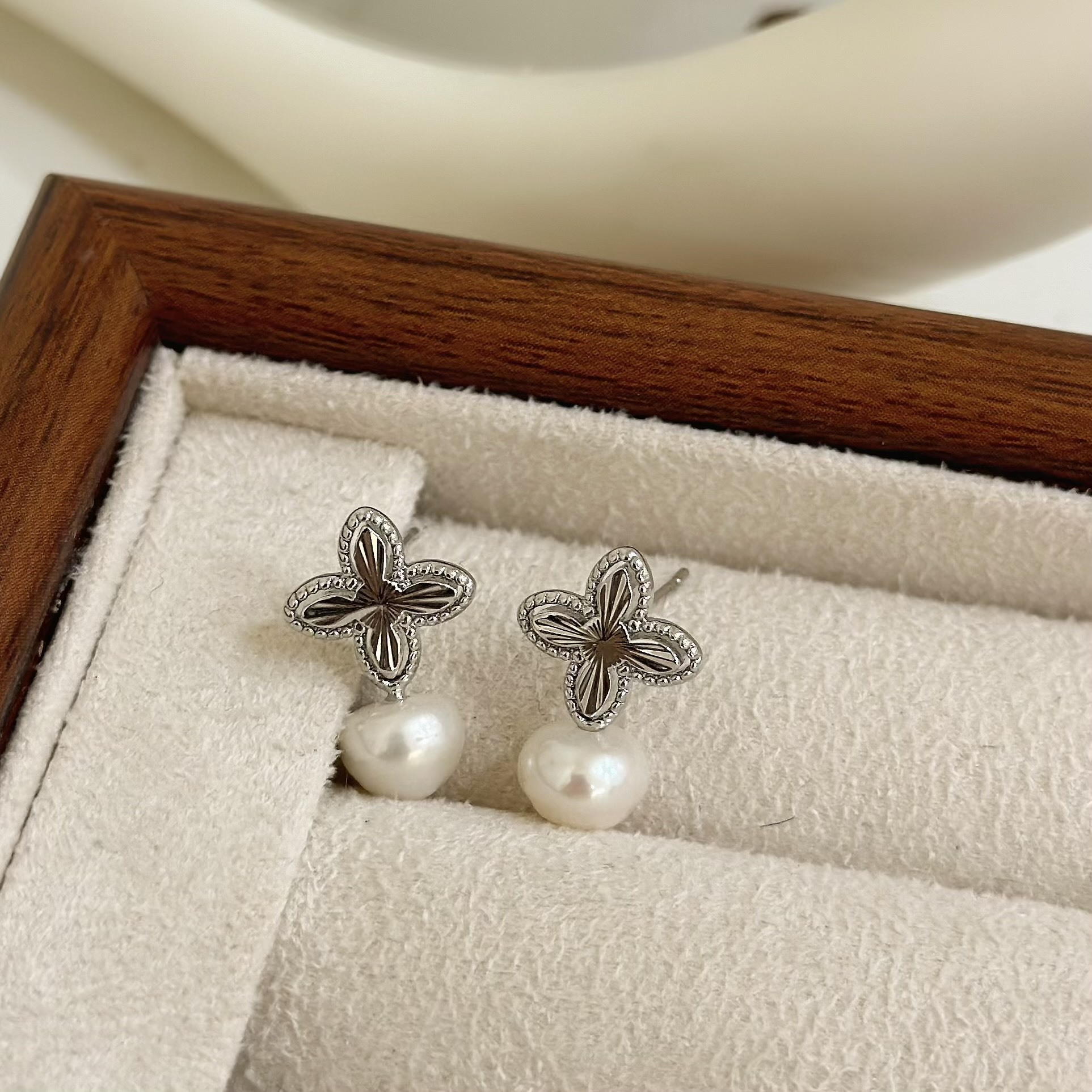 B380切割四葉草珍珠耳針