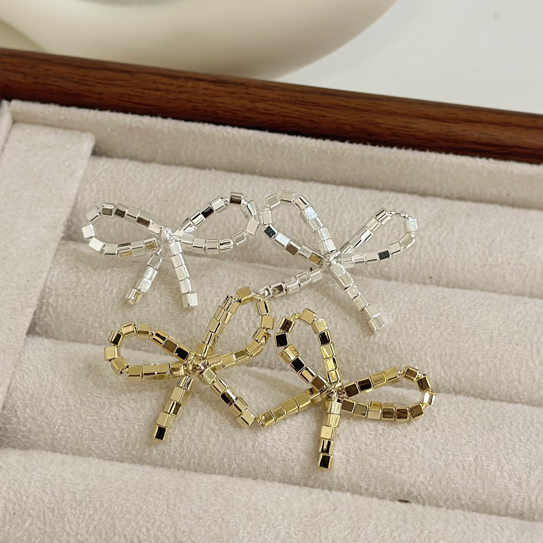 B381切割方塊蝴蝶結耳針