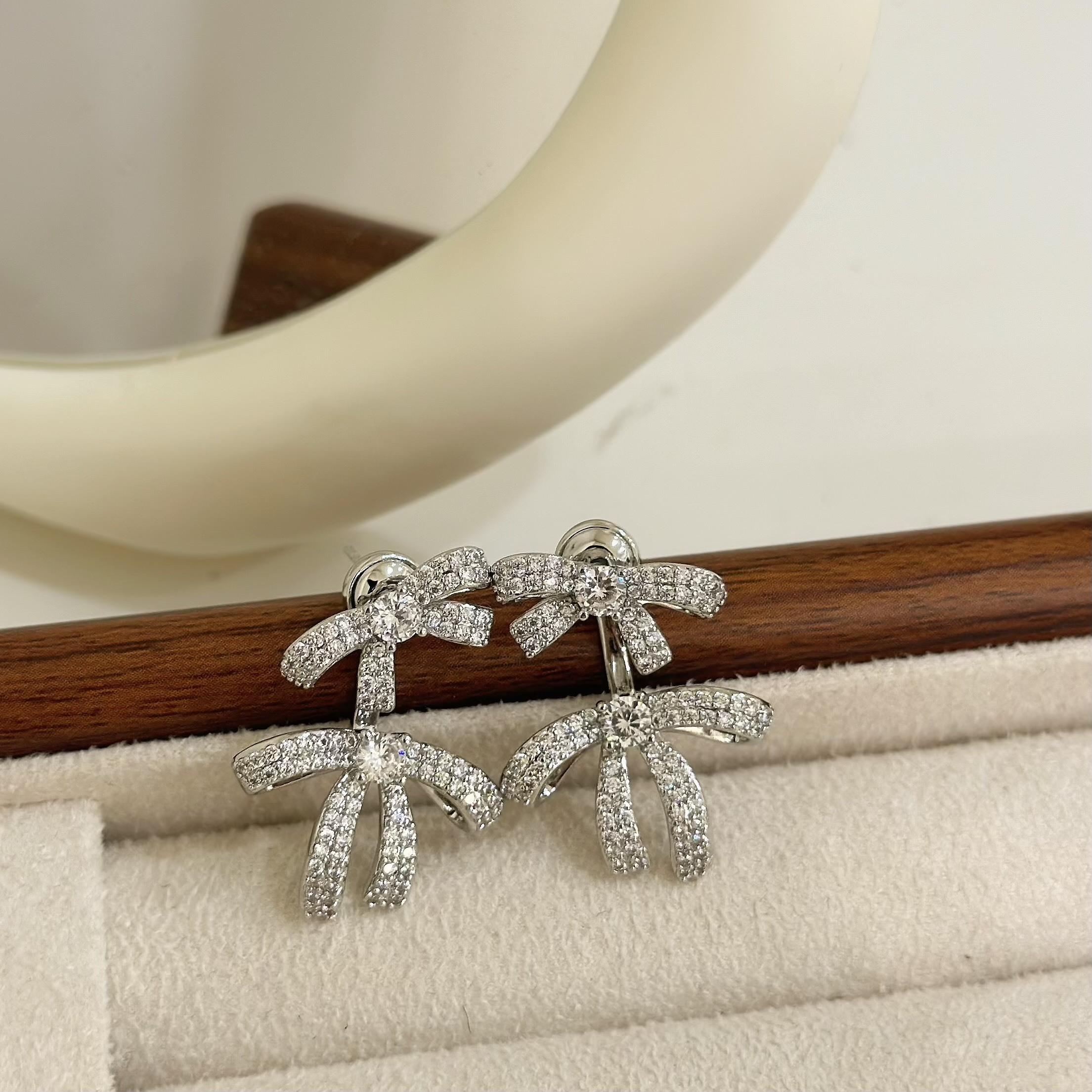 B398滿鑽蝴蝶結前後扣垂吊