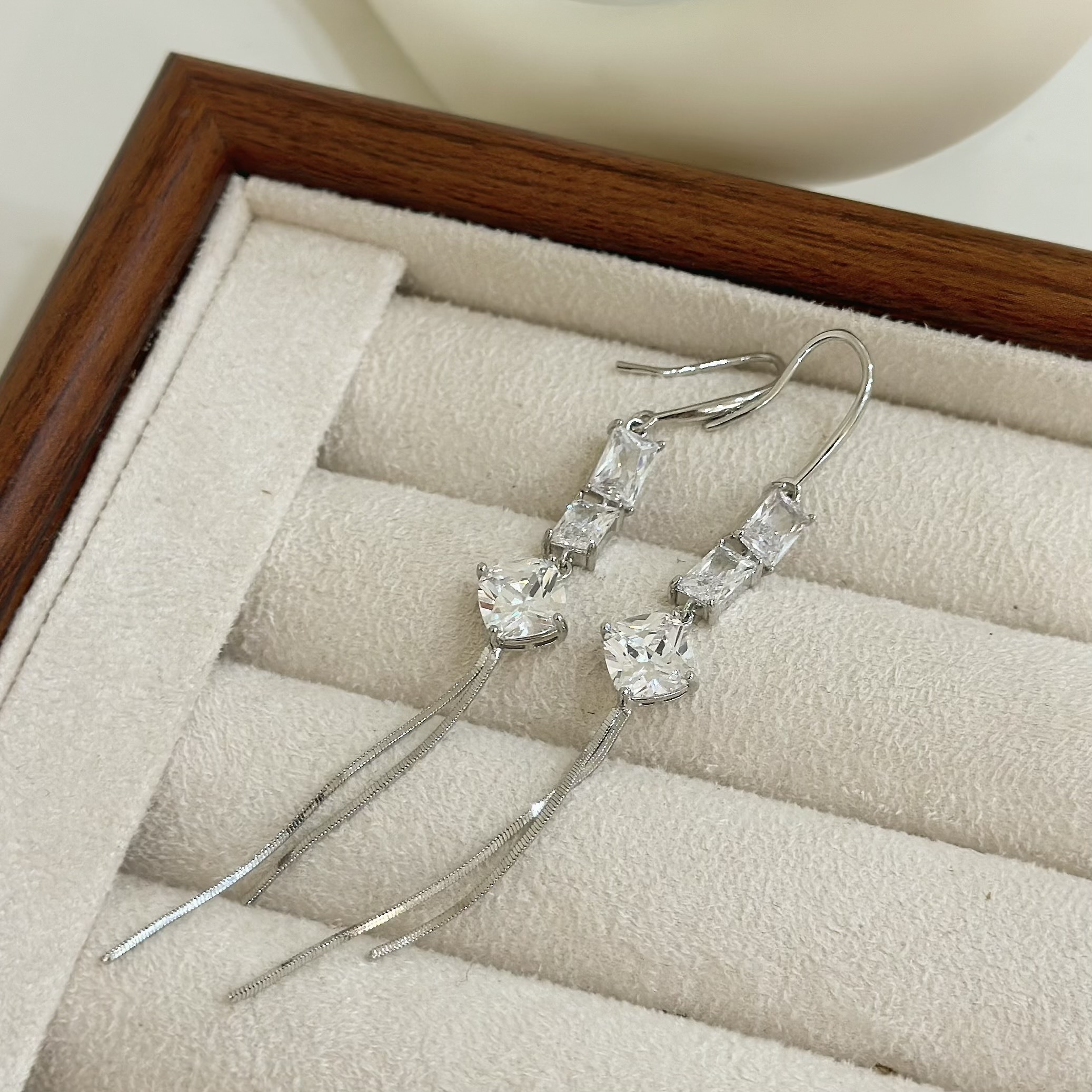 B409鋯石單鑽流蘇垂吊