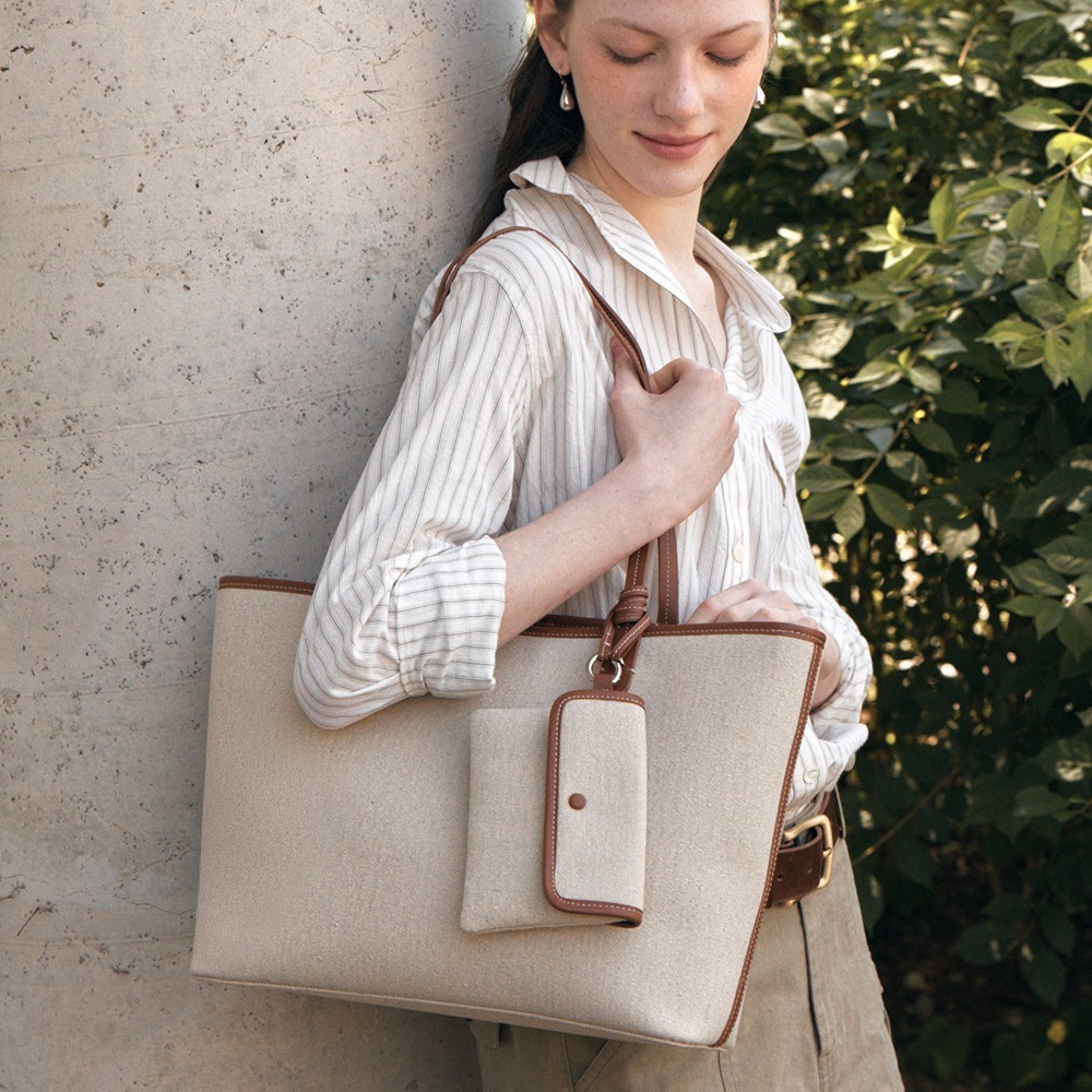 Demeriel Canvas Carry All Bag