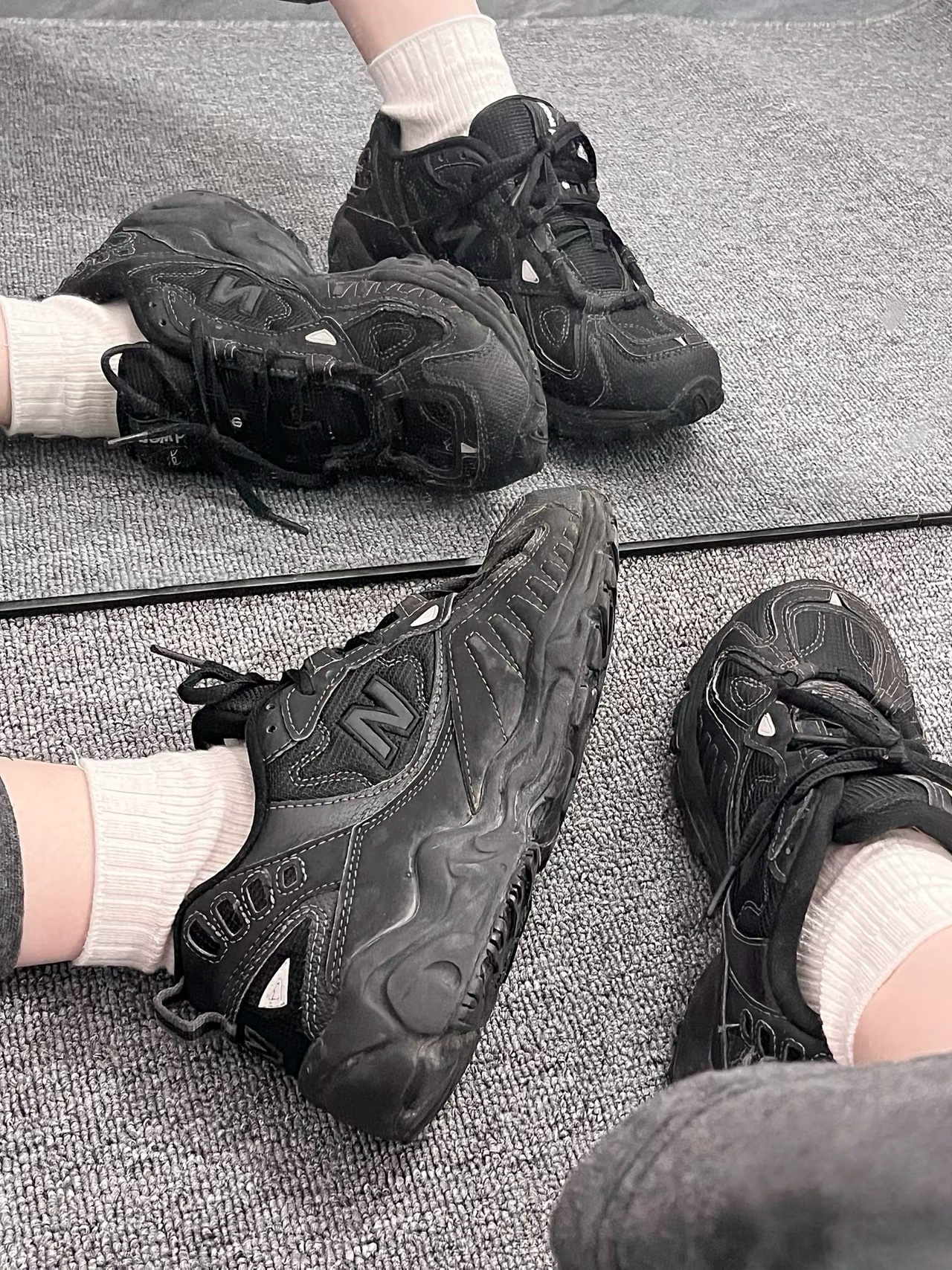 New Balance 703 黑色 休閒款 女款