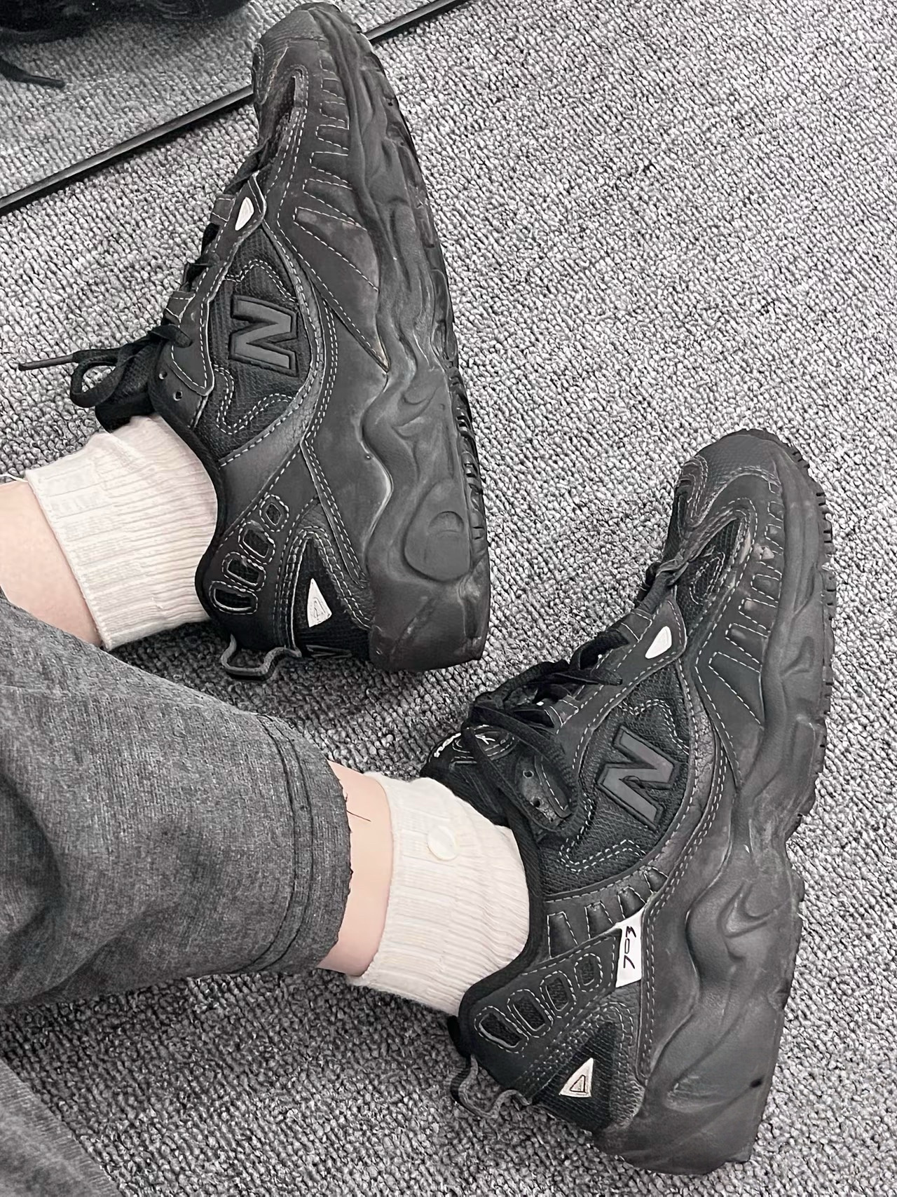 New Balance 703 黑色 休閒款 女款