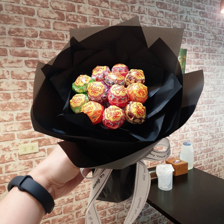 12朵加倍佳棒棒糖花束