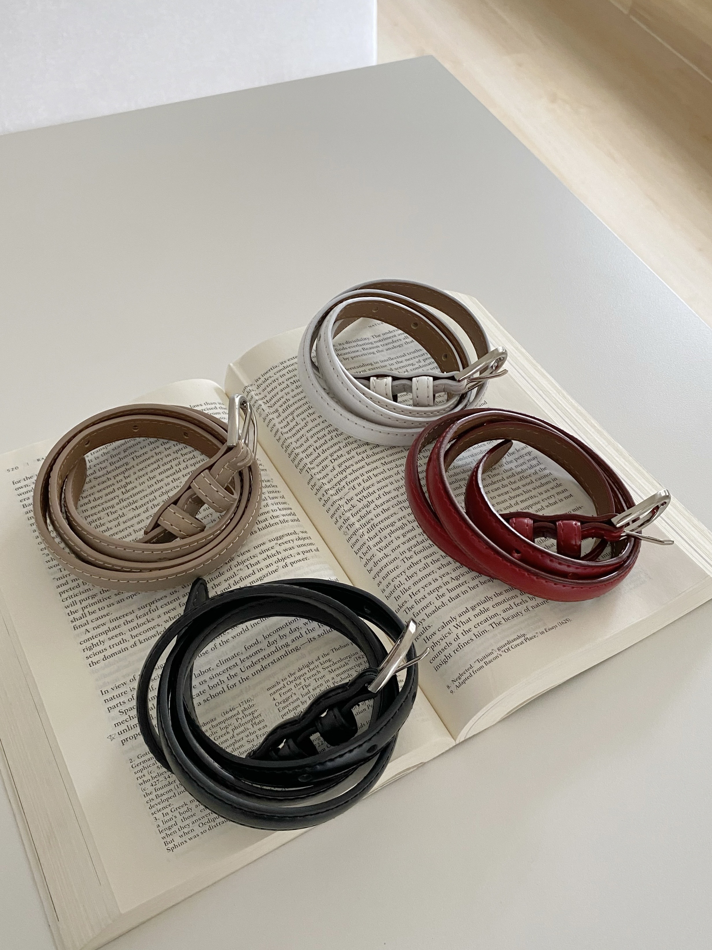 必入百搭單品!質感牛皮細皮帶