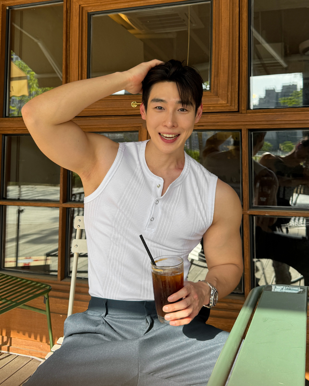 亨利領鈕扣無袖T恤