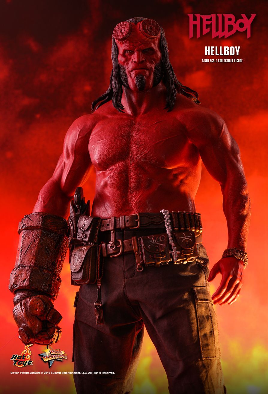 Hellboy 1/6th Scale Collectible Figure MMS527