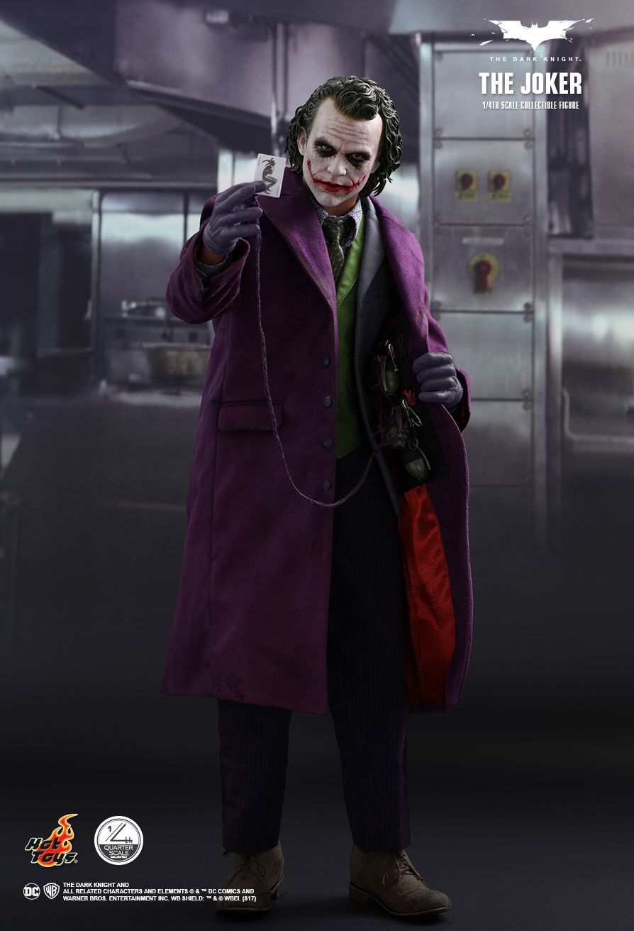 The Dark Knight The Joker 1/4th Scale Collectible Figure QS010
