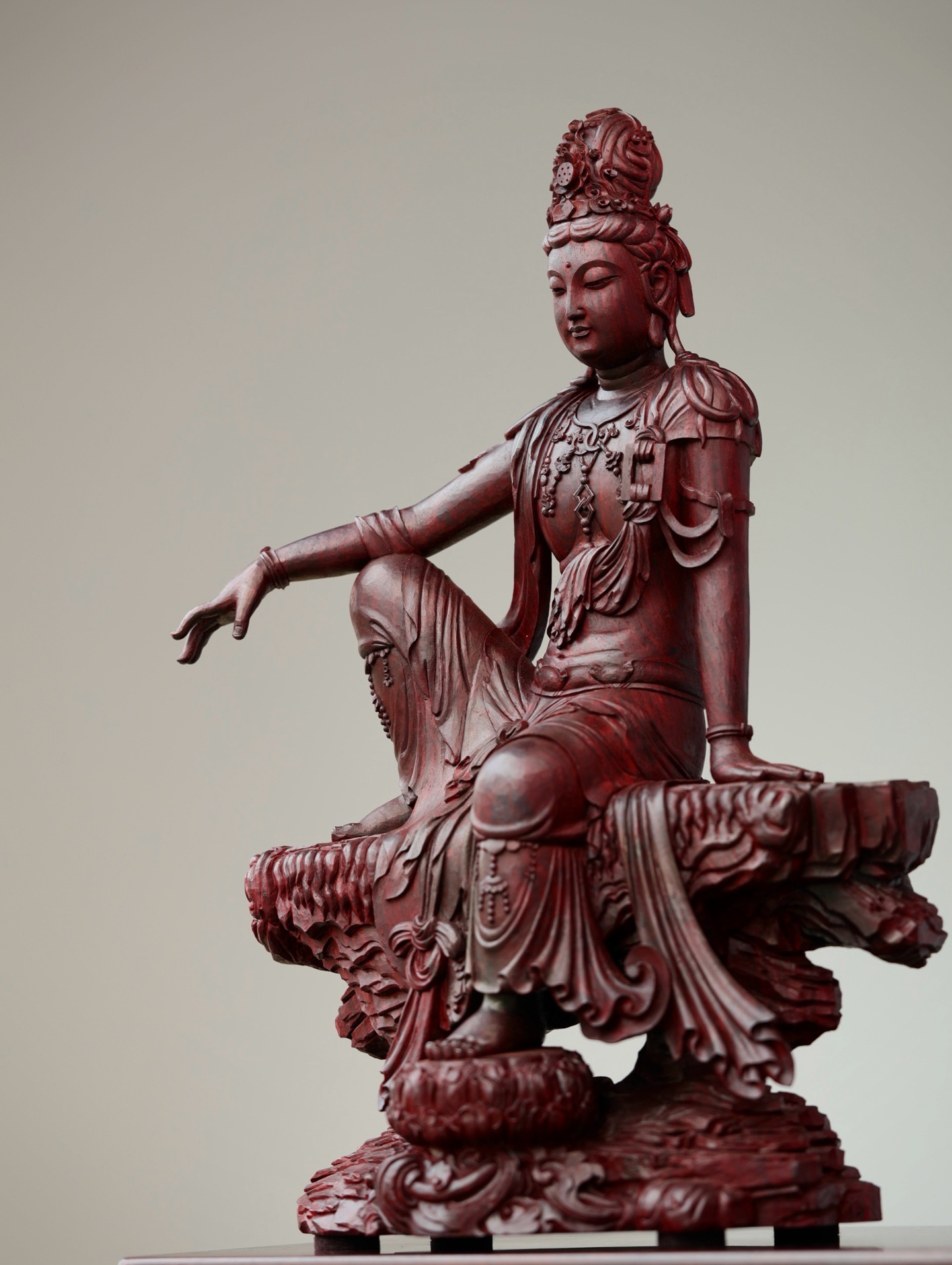 Water Moon Guanyin - Indian Small Leaf Red Sandalwood