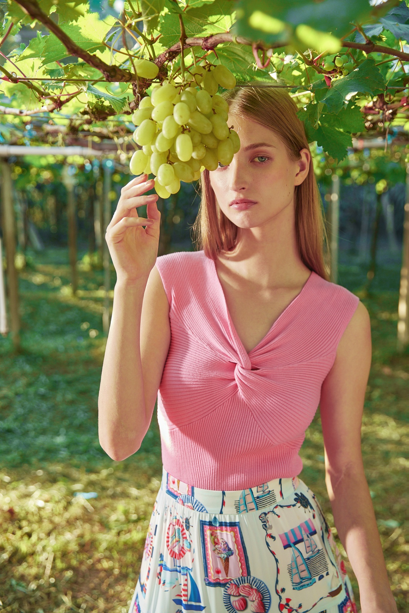 BE10300A1 扭結無袖針織上衣 (2色)