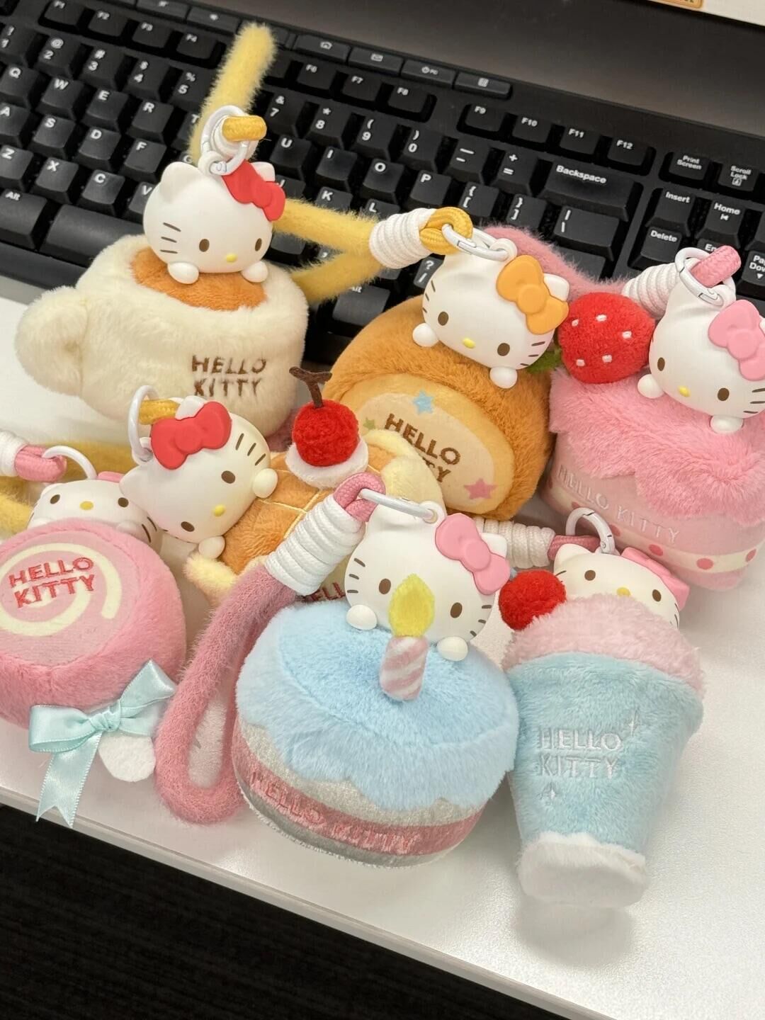 Sanrio 三麗鷗 Hello Kitty 正版授權 毛絨香薰系列 凱蒂貓 盲盒6+1款 蛋糕 草莓千層 瑞士捲(任買兩件711免運)/預購