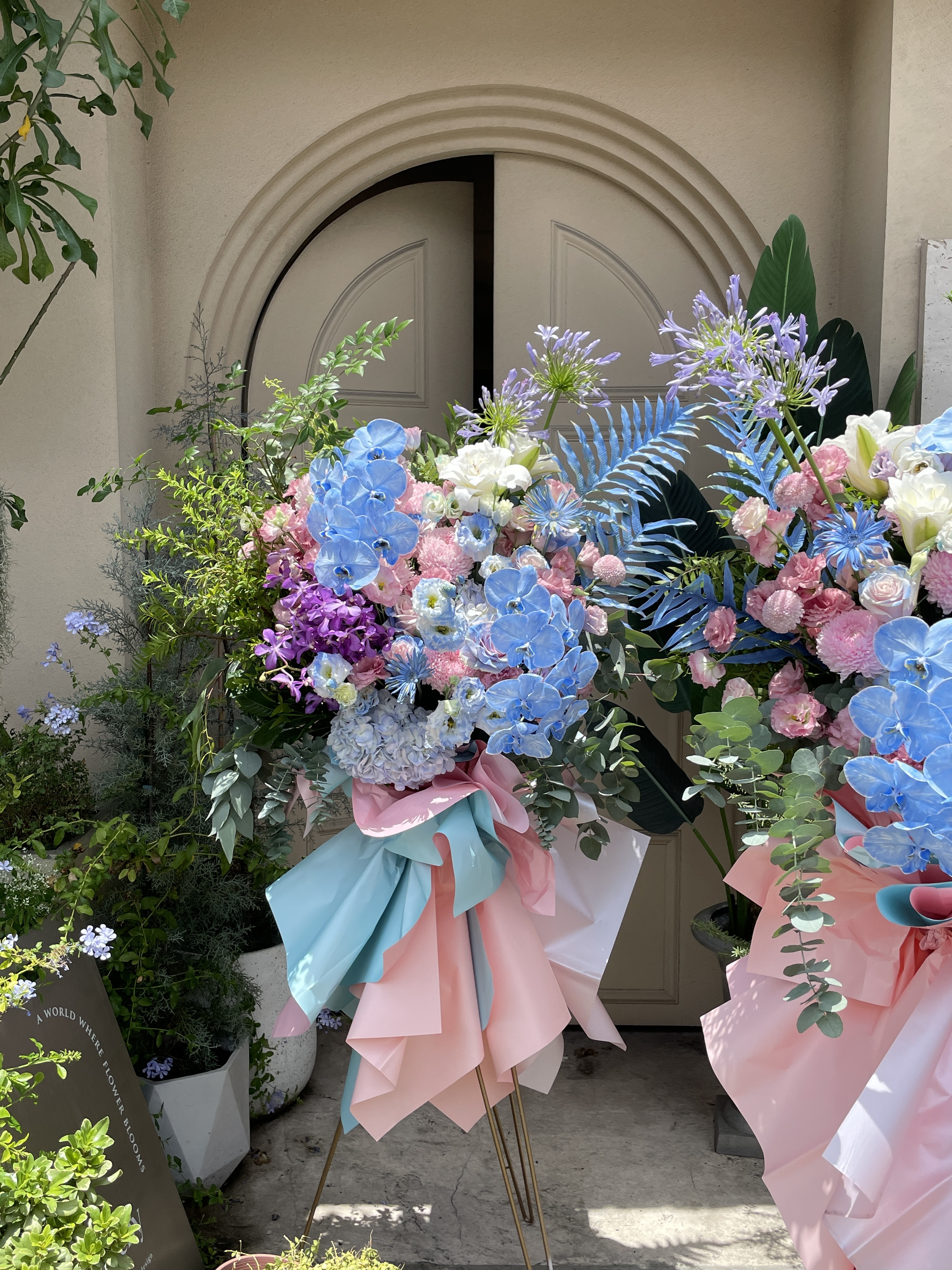 Serene・寧靜粉藍系鮮花高架花籃 開幕花籃