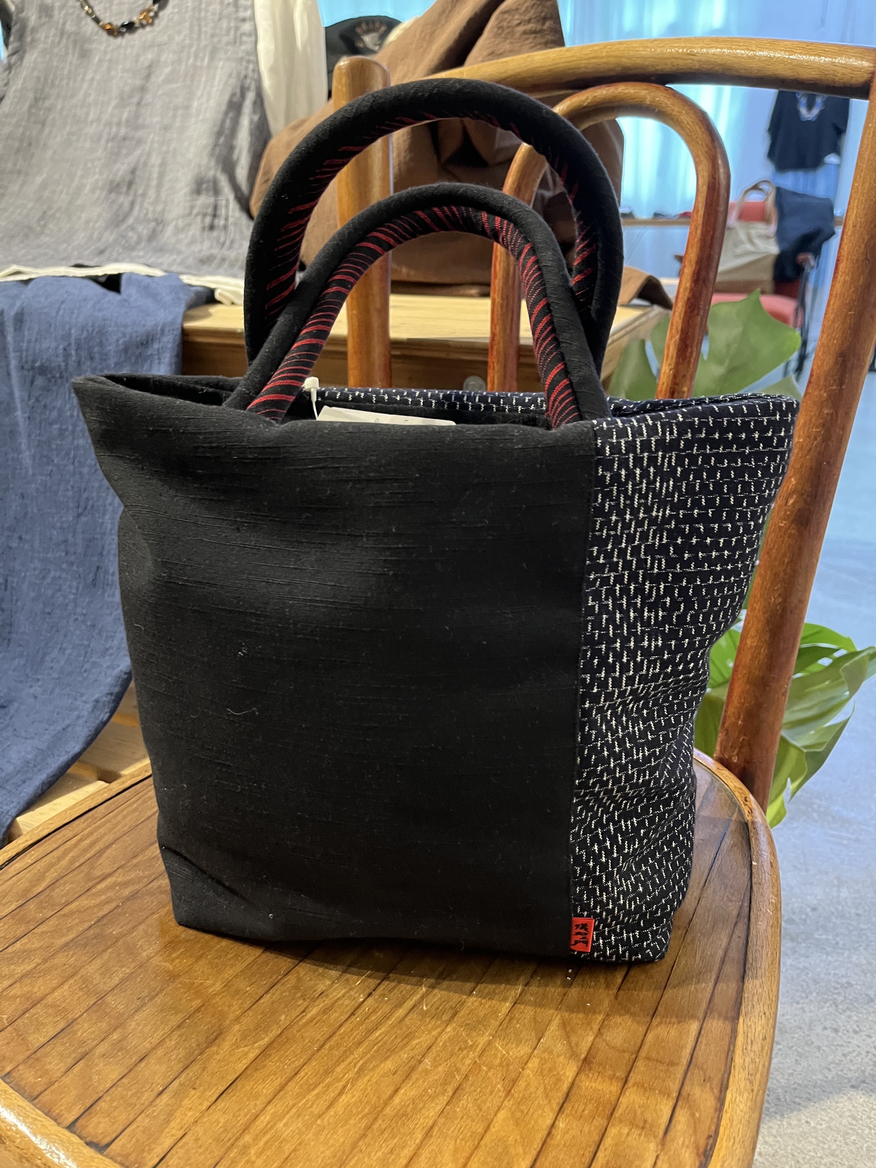 日本製黑色拼布手挽袋