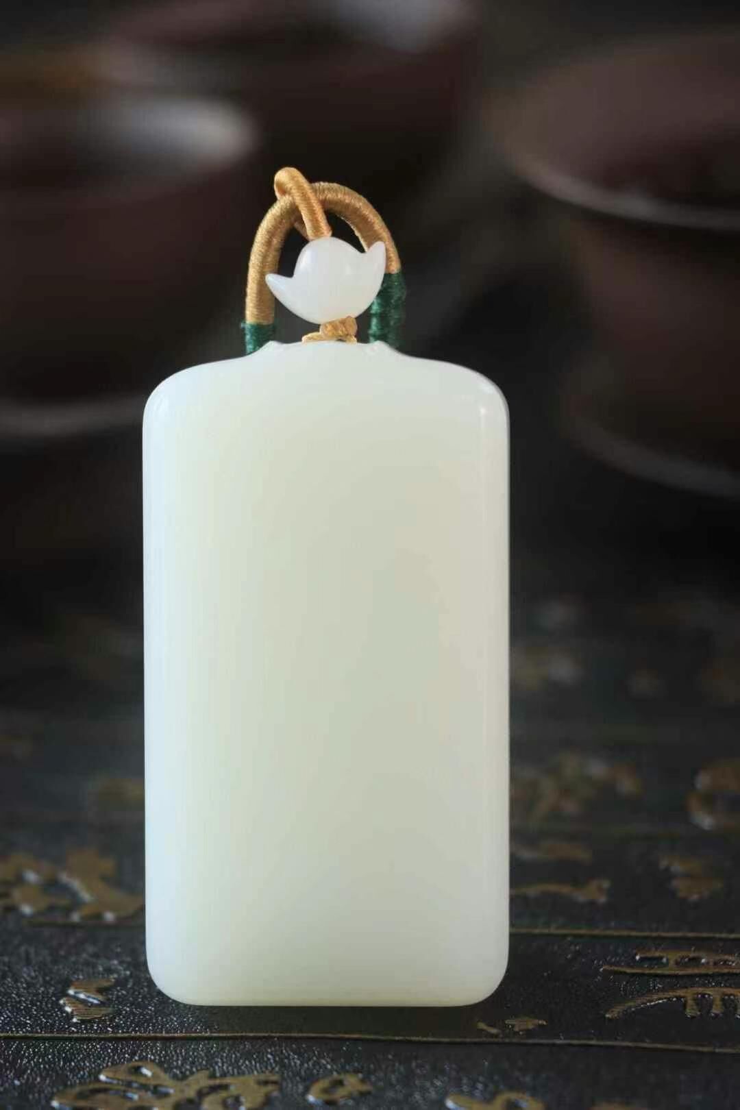 和田玉の 平安牌 平安と吉祥を守り、万事が順調 寸法：30×50mm Amazon.com: 和田玉方无事牌吊坠平安扣玉石玉器珠宝2051316