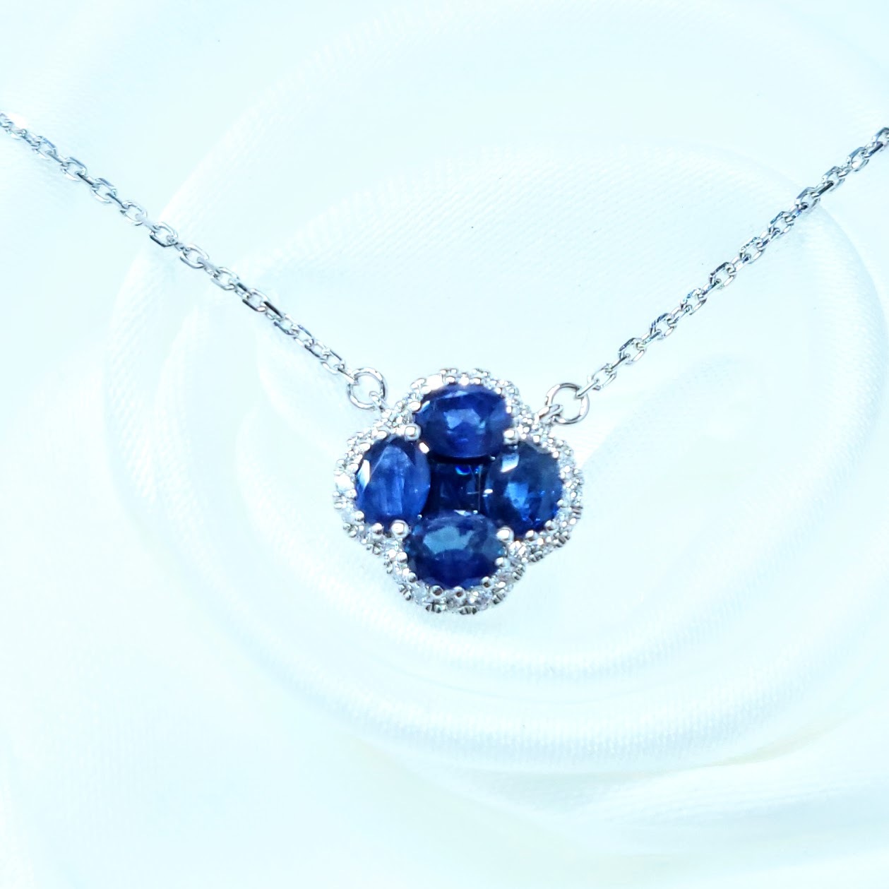 18K White Gold 1.10ct Sapphire and Diamond Necklace