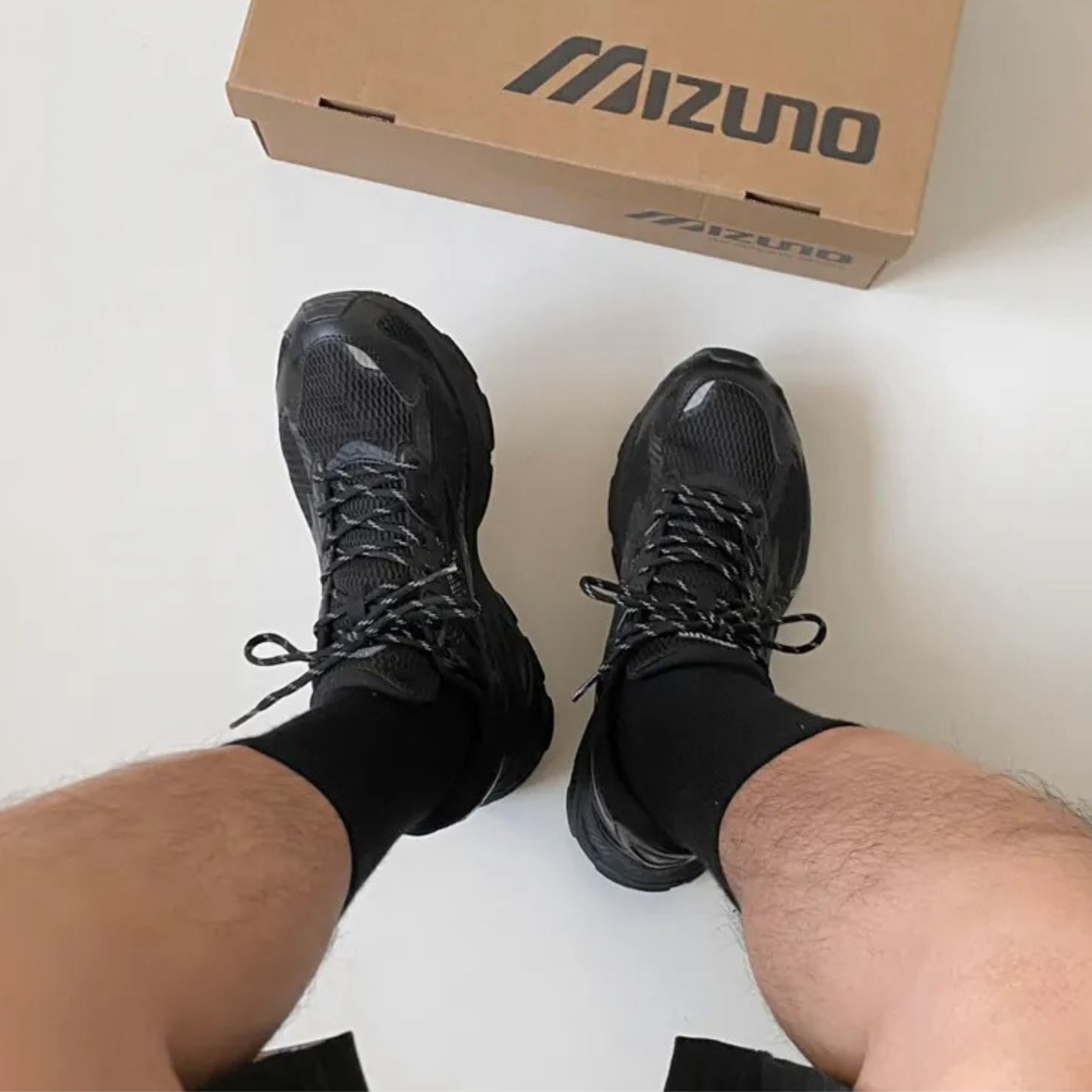 NICEDAY 代購 Ｍizuno Racer V2 復古 全黑 網眼 拼接 Y2K 慢跑鞋 D1GH250604