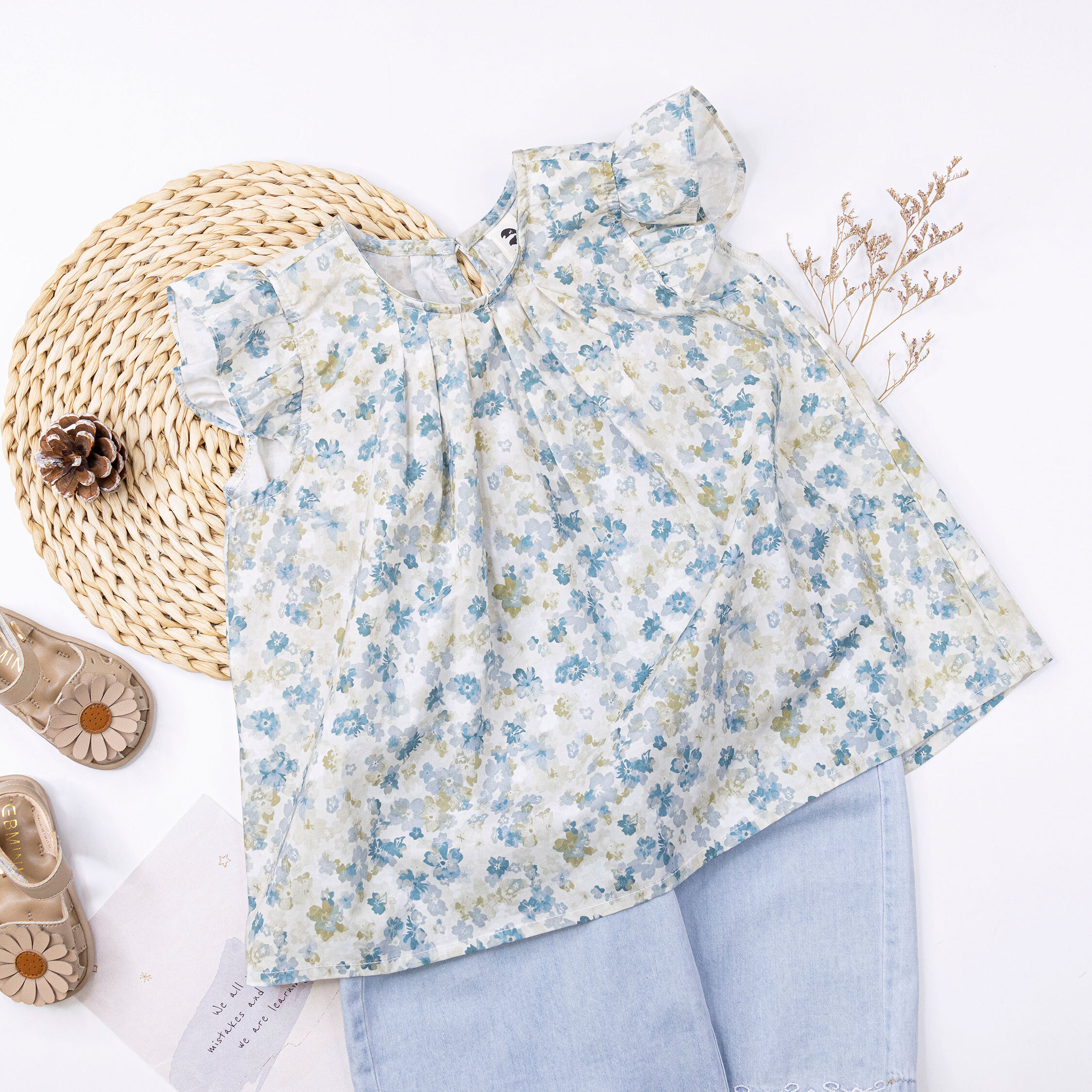 氣質滿版碎花舒適荷葉袖上衣 (H50600)