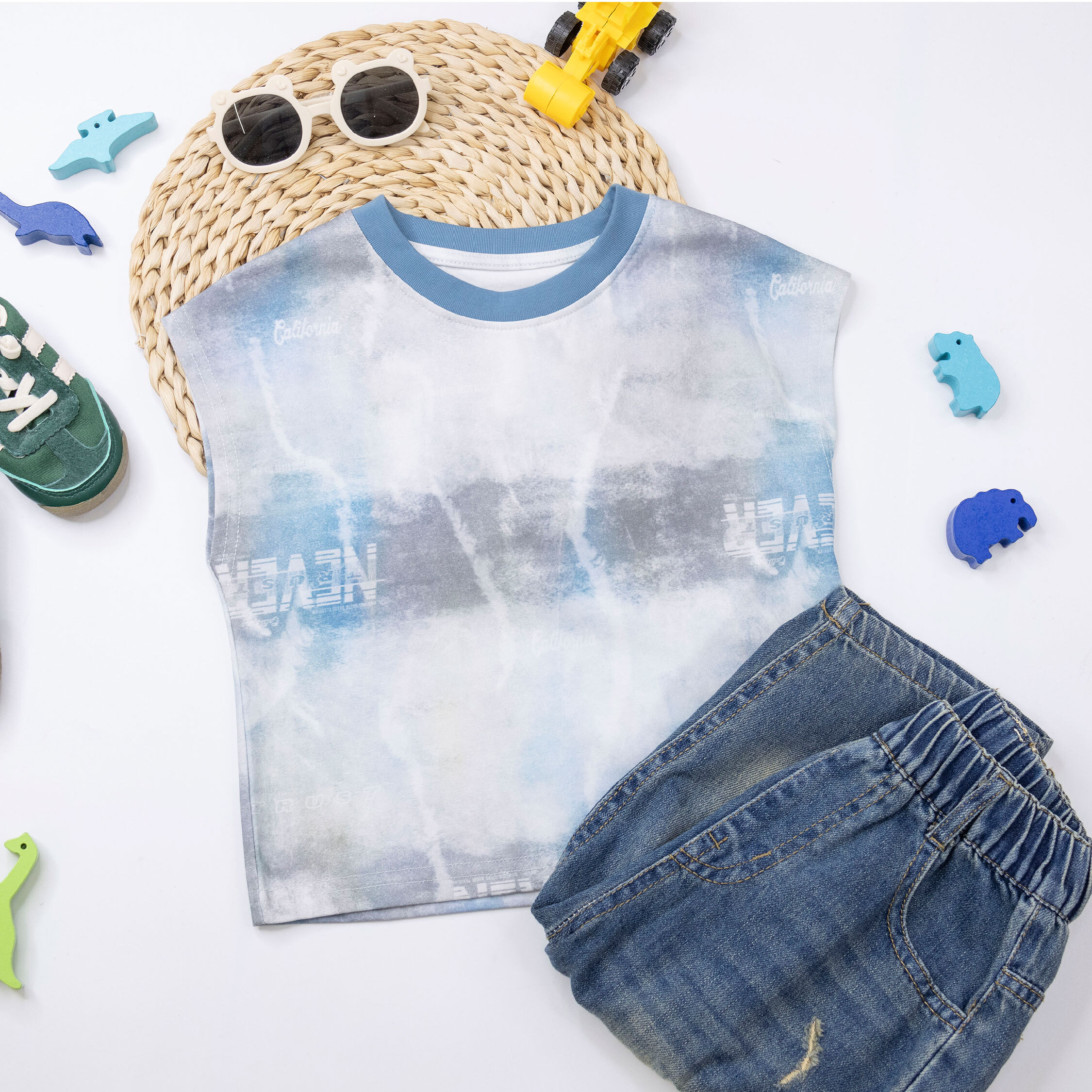 炫彩造型英字舒適無袖上衣/背心 (H50671)