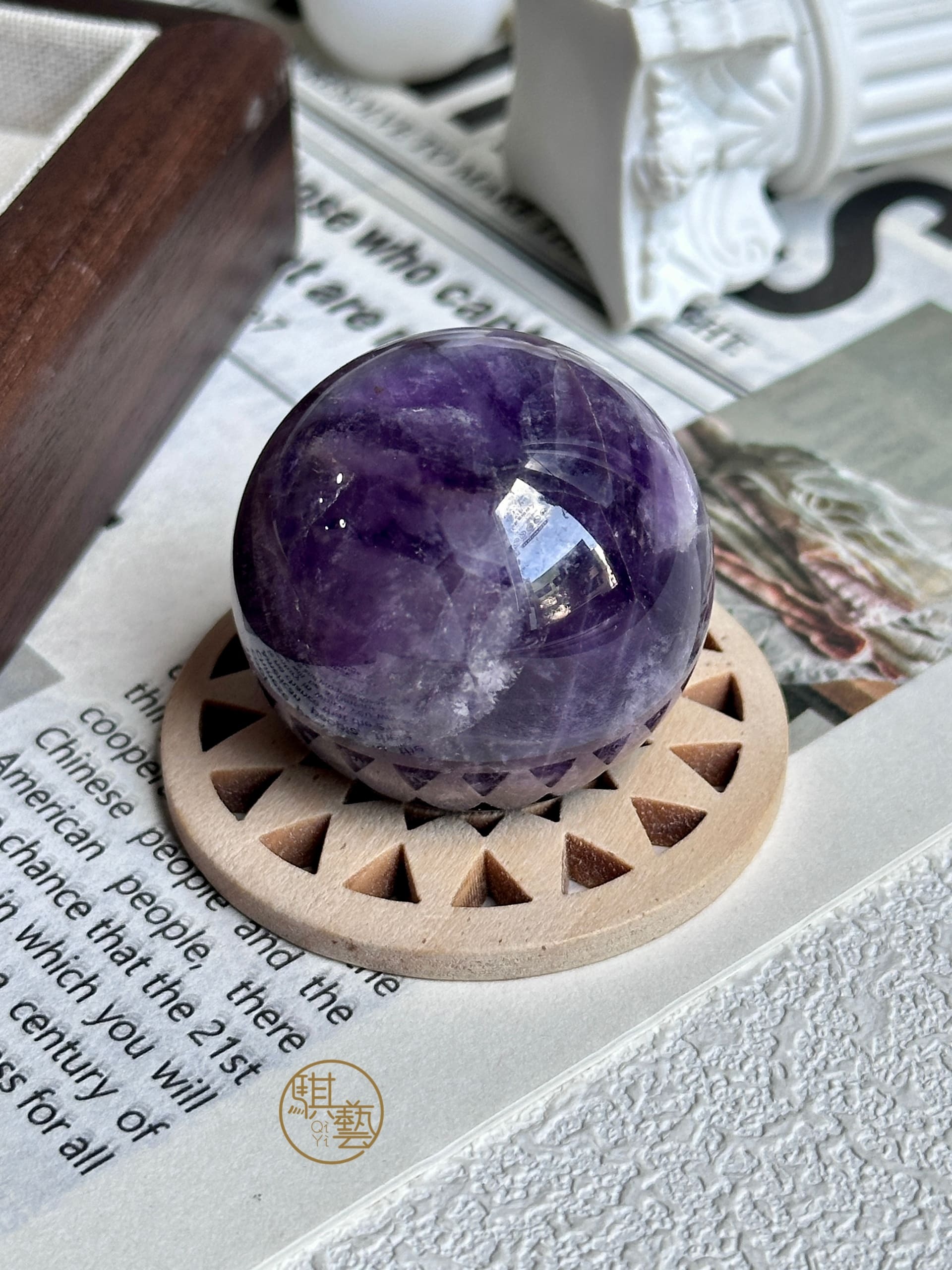 夢幻紫晶球｜柔美療癒與靈性覺醒的夢境之石