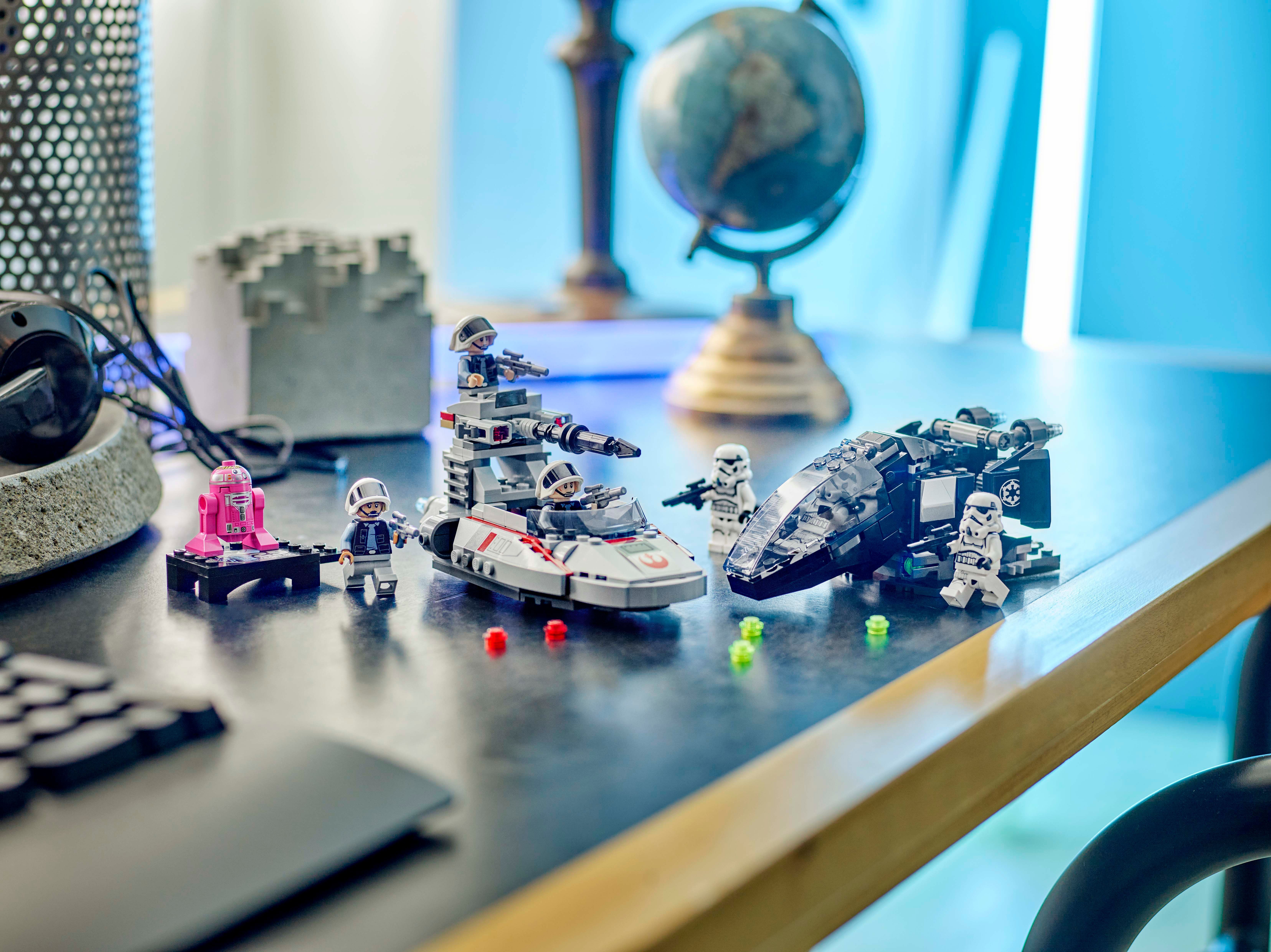 40755 Imperial Dropship vs. Rebel Scout Speeder