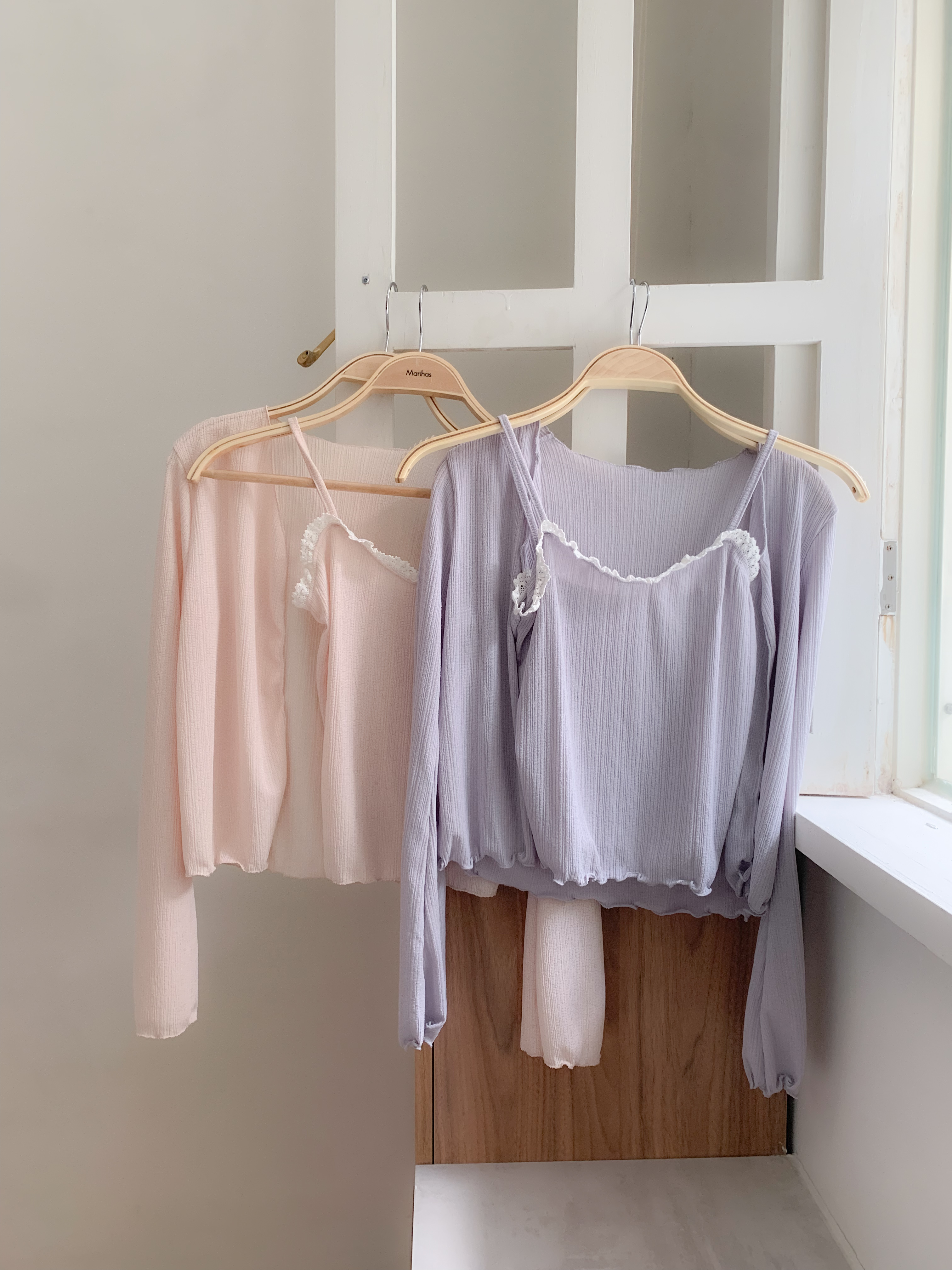 🚀當日出貨【🌸早春新品 】 法式蕾絲溫柔感背心+罩衫set ( 3 colors )