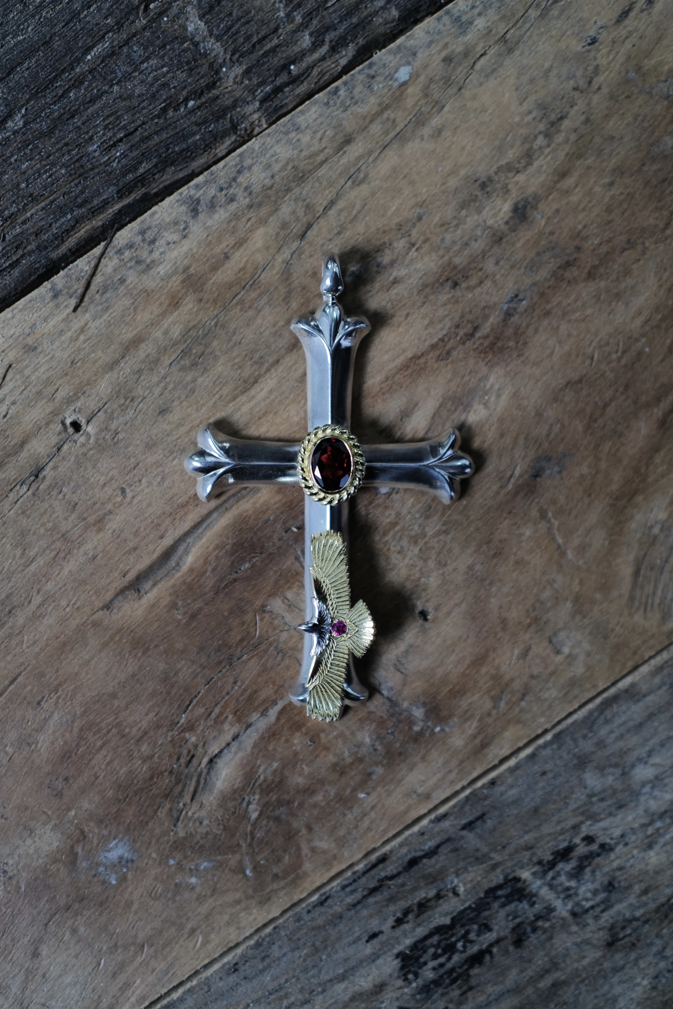 金繩石榴石十字架 Eg-05鷹 (鉑金/黃金) + 紅寶石*