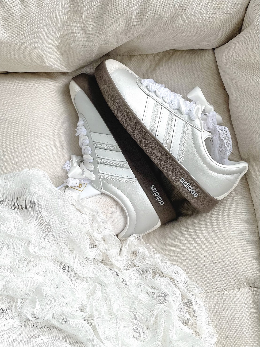 特殊訂製款ADIDAS VL COURT CLASSIC蕾絲雪花銀