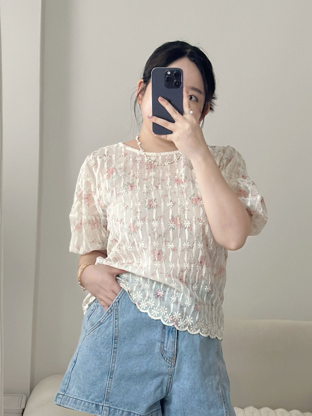 【現貨】NEHA正韓 ♥ 碎花刺繡透膚短袖上衣