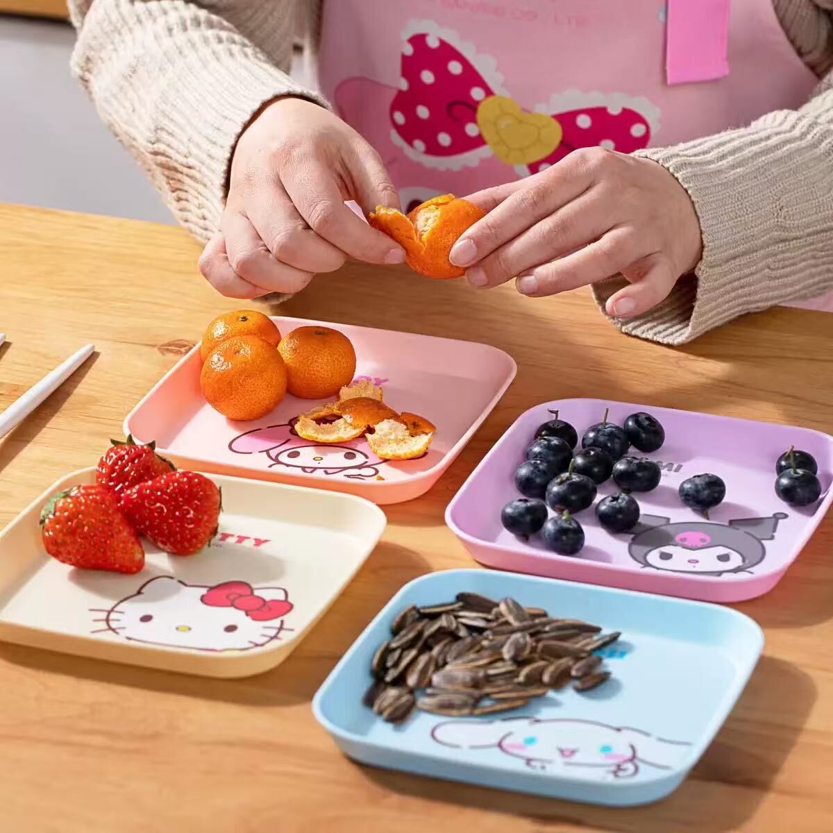 正版授權-Sanrio骨碟家用卡通放菜吐骨碟子可愛水果盘子