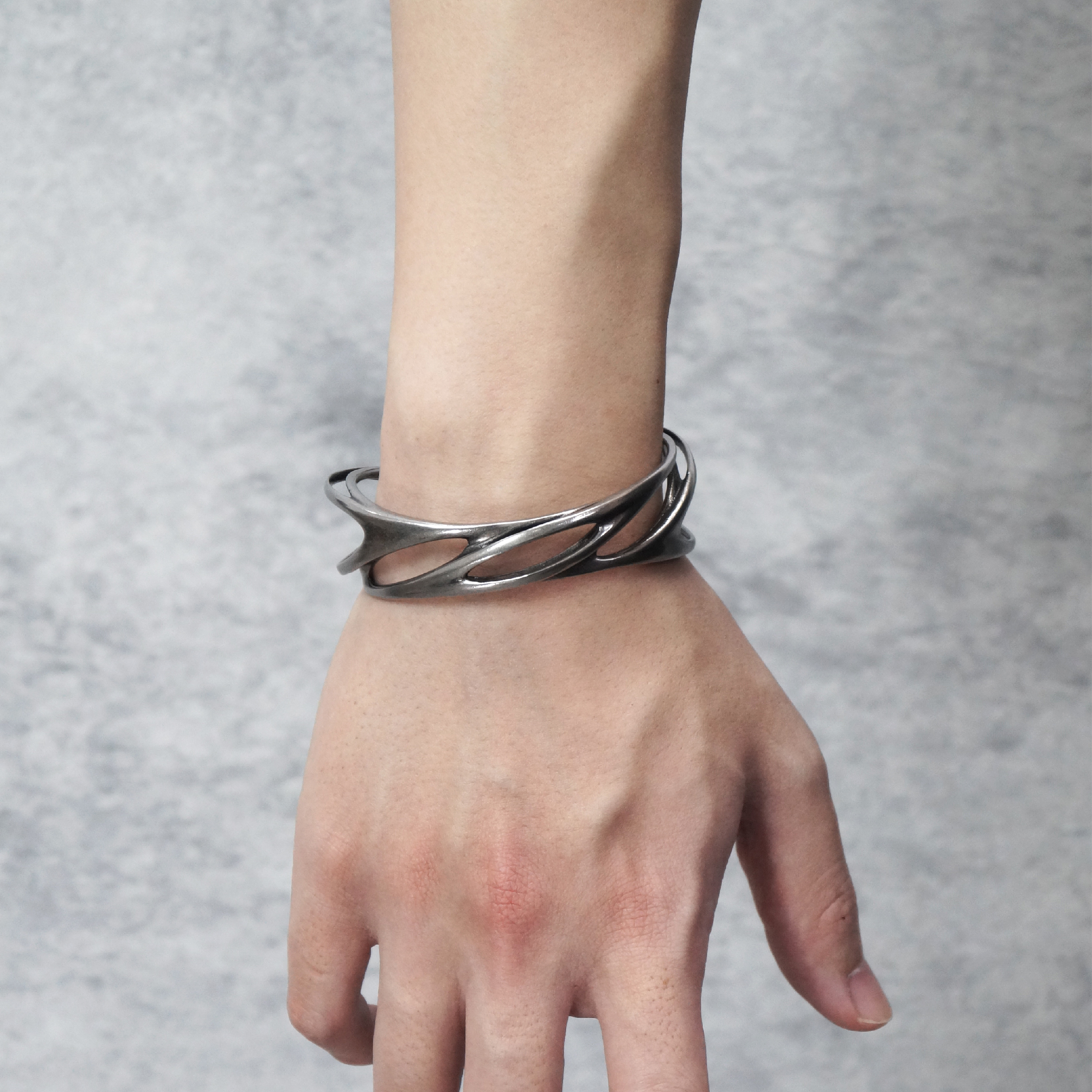 Y-KIND WEAVE-B Bracelet 雙層交織不規則 鈦鋼手鐲