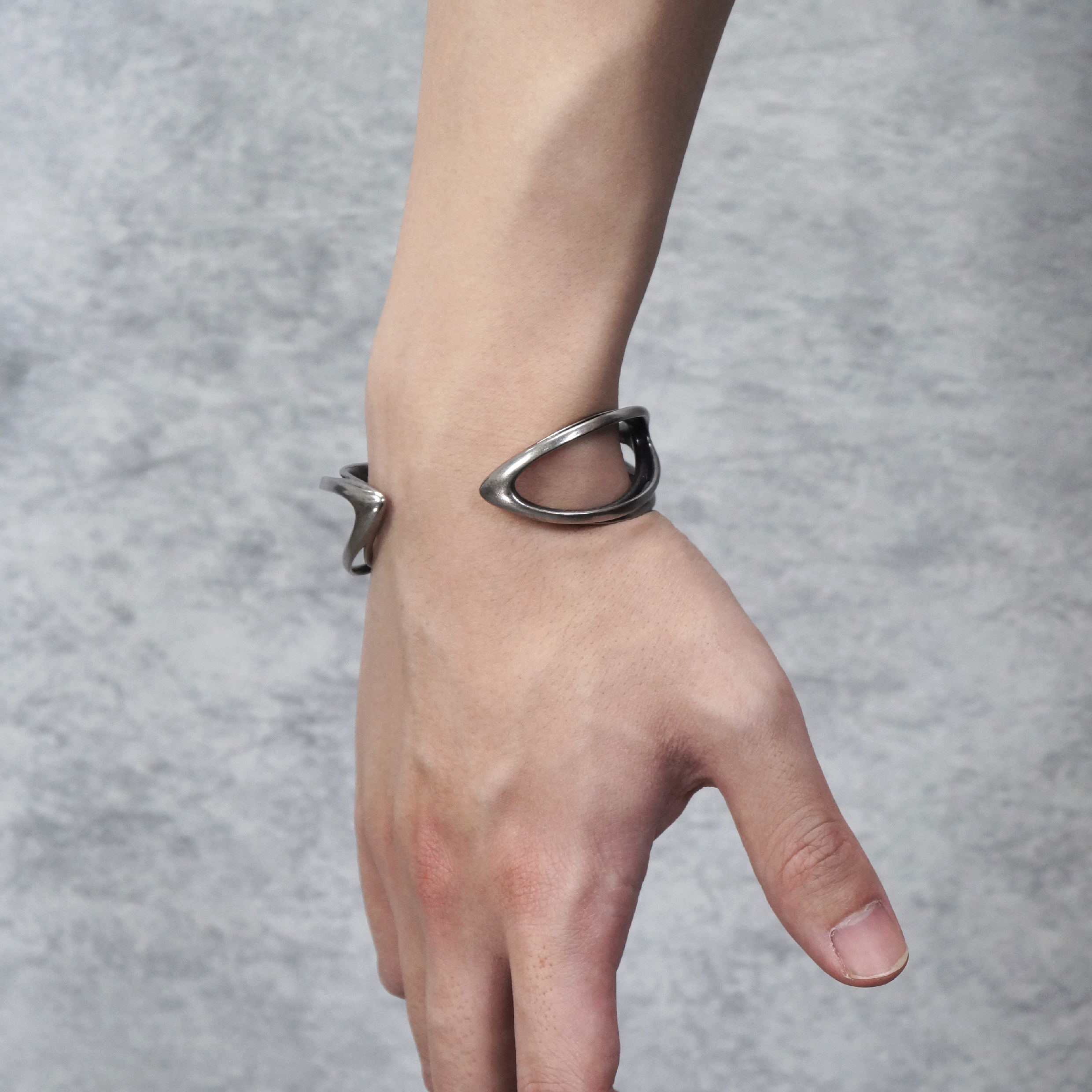 Y-KIND WEAVE-B Bracelet 雙層交織不規則 鈦鋼手鐲