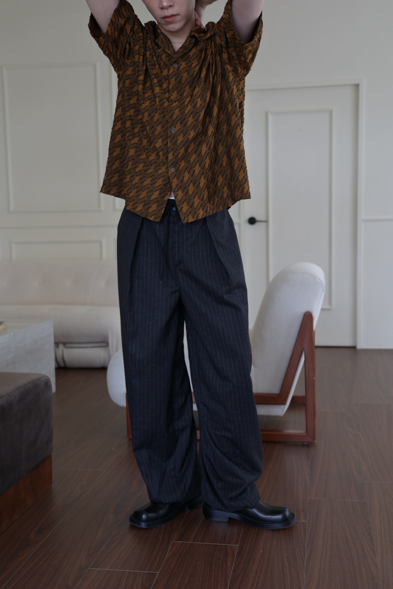 闊腿直紋西裝褲