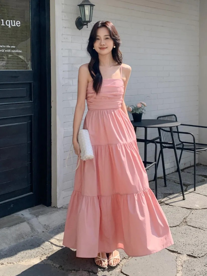 草莓粉細肩帶抓摺平口收腰傘擺長洋裝S-M (Elegant & Love)