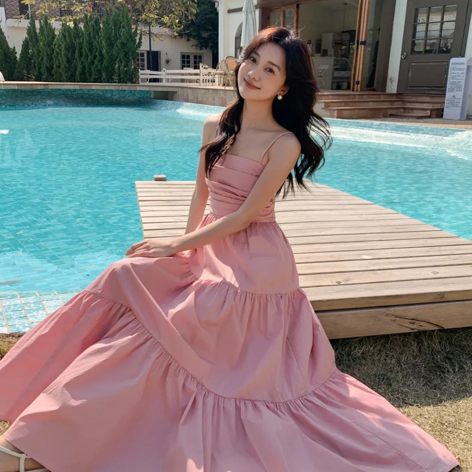 草莓粉細肩帶抓摺平口收腰傘擺長洋裝S-M (Elegant & Love)