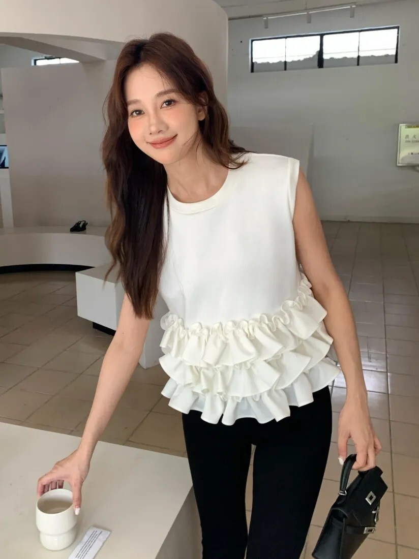 雲朵白圓領荷葉蛋糕造型背心上衣-F (Elegant & Love)