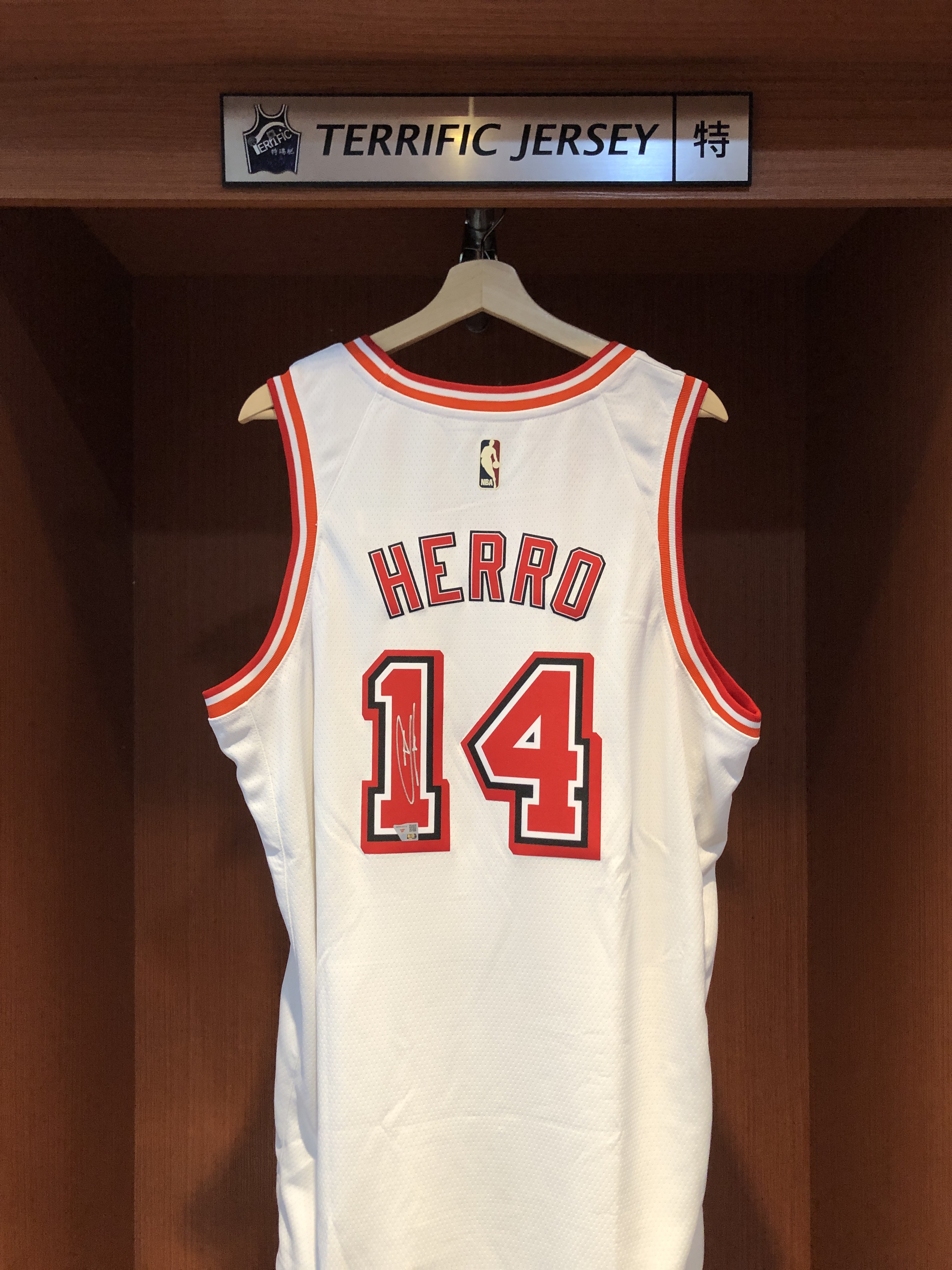 NBA球衣 親簽含認證 Tyler Herro 邁阿密熱火復古 HWC Nike Swingman 球迷版 熱轉印 Fanatics 官方雷射編號 全新