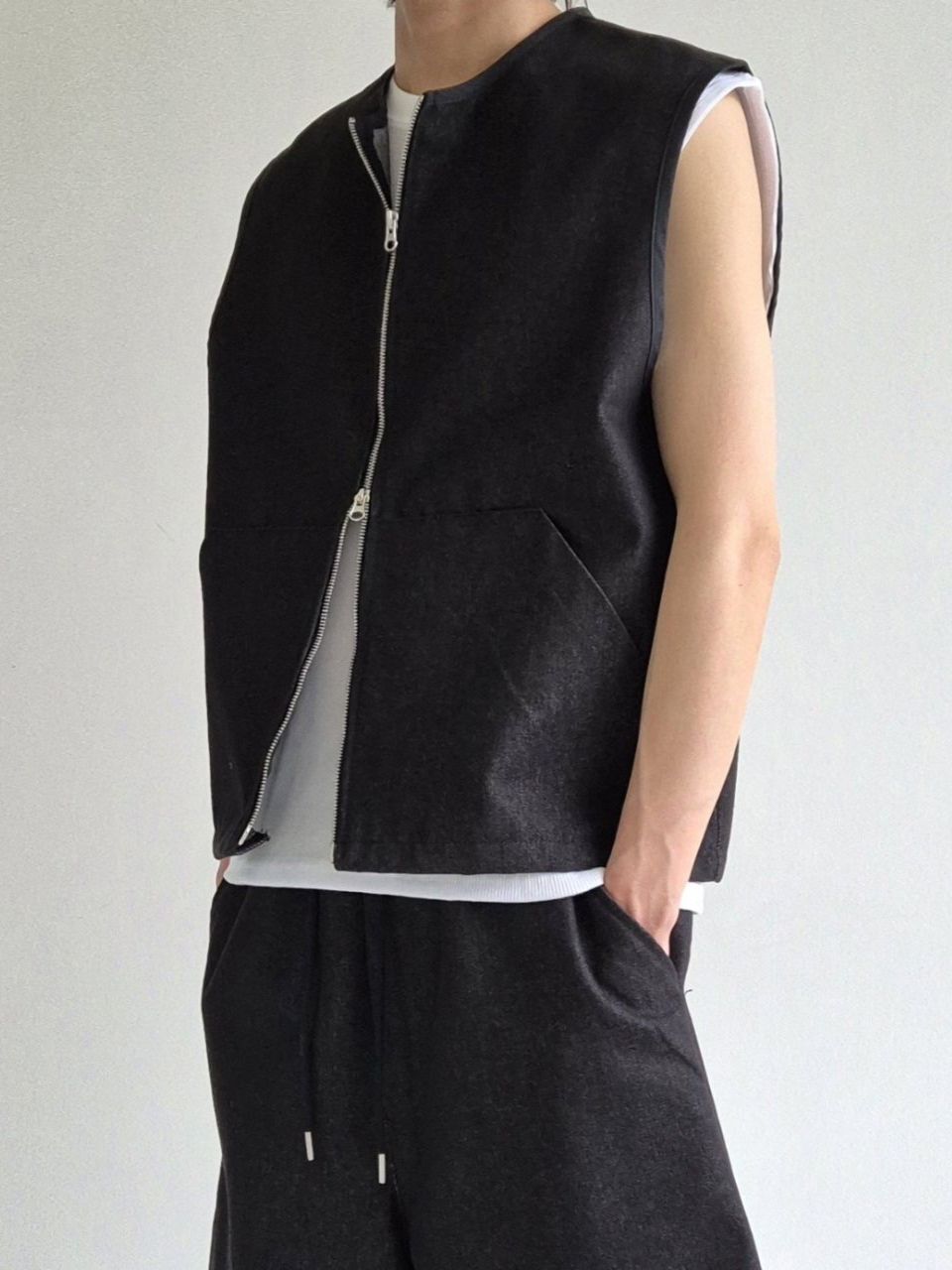 淨色拉鍊背心褸 And Liberty-036V