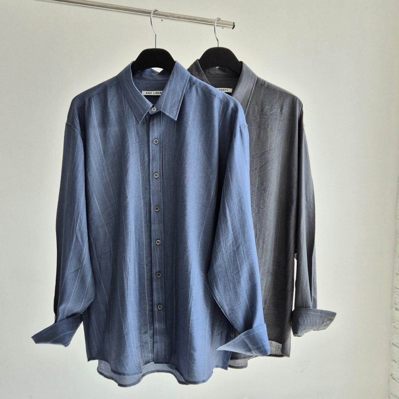 淨色暗紋長袖恤衫 And Liberty-041S