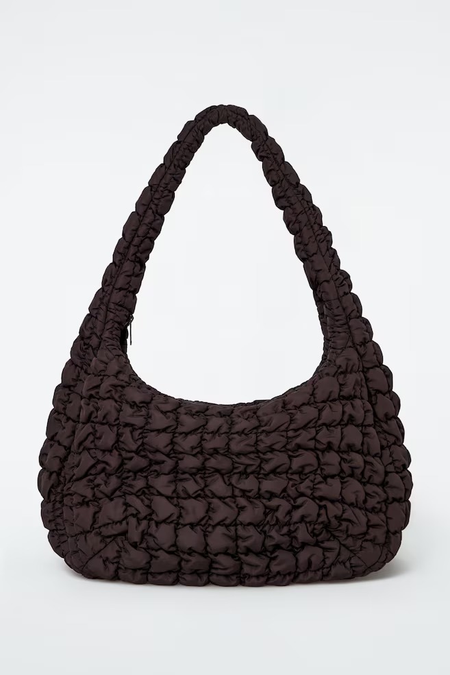 【預購】COS OVERSIZED QUILTED G062008 雲朵包（Dark brown）