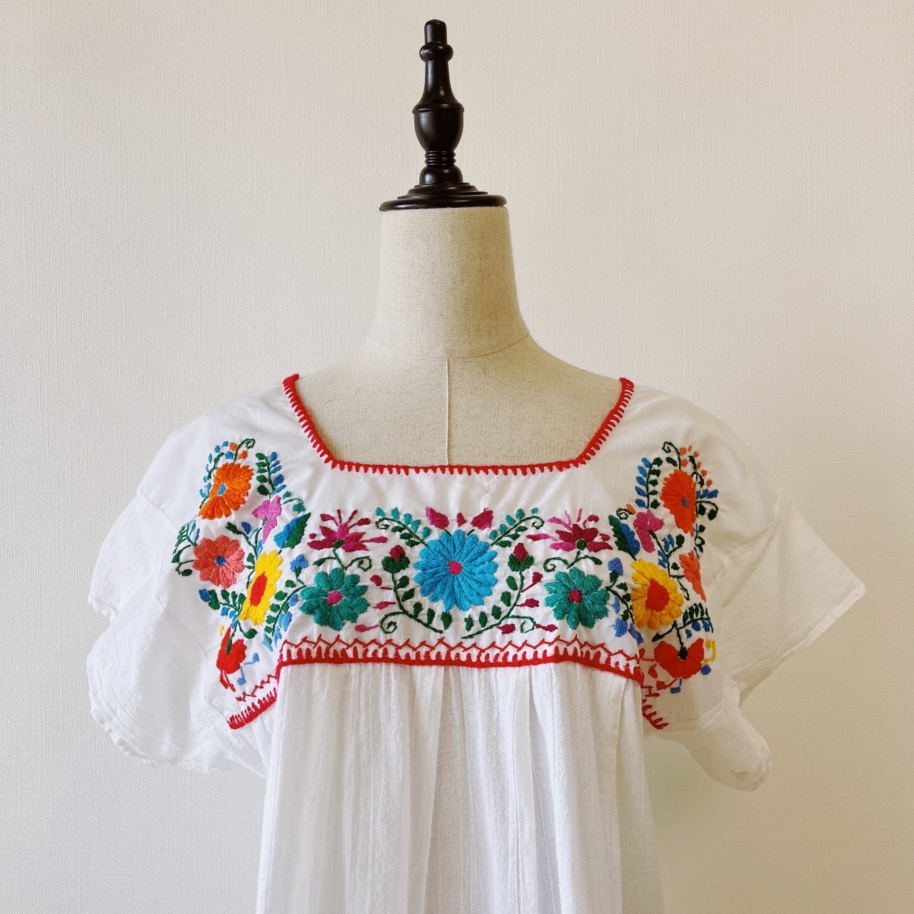 白色墨西哥刺繡上衣