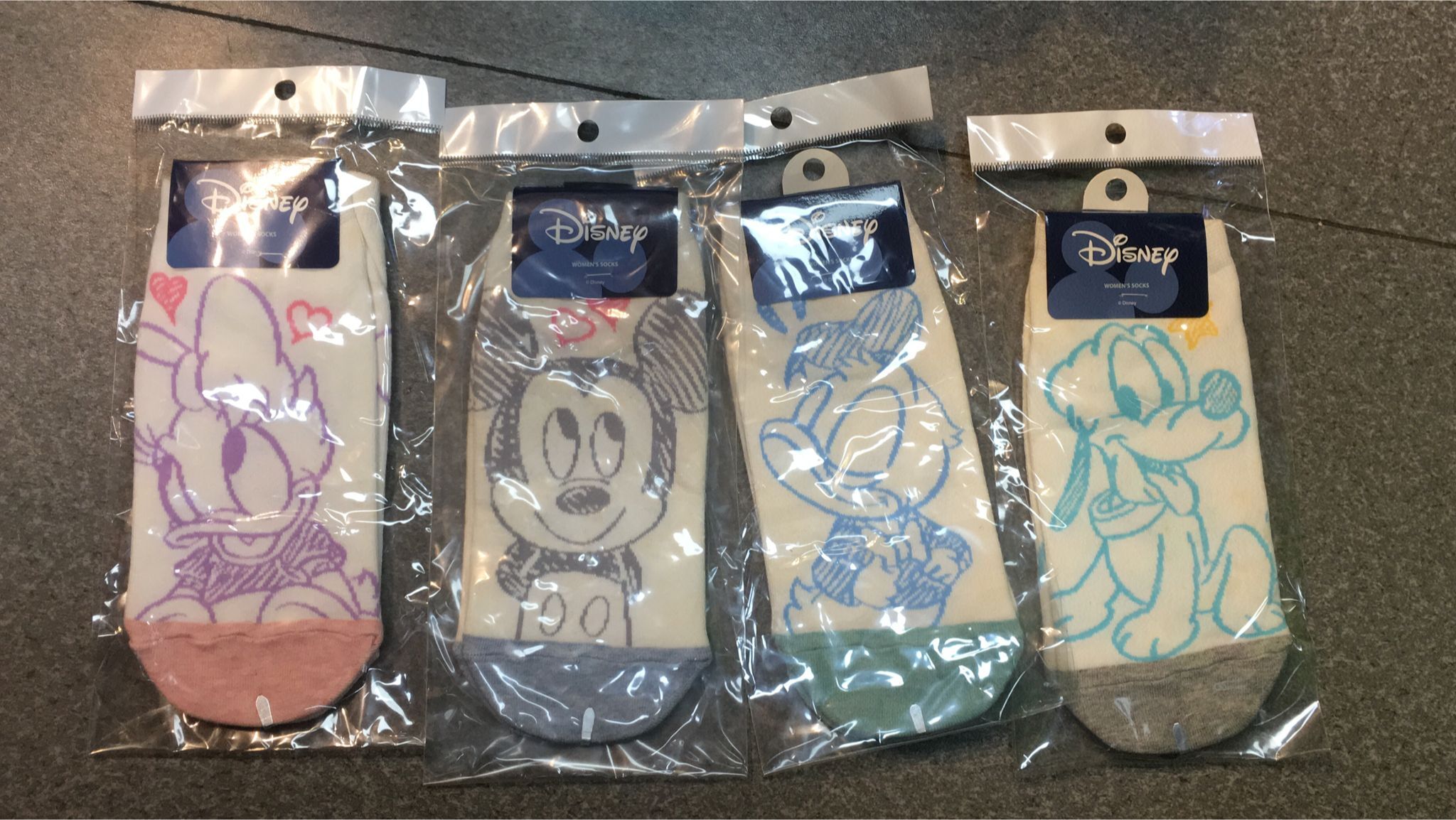 現貨韓國公仔船襪 Ladies Size,有啲污糟唔影響穿著,介意勿下單（此為清貨價貨品不設退換）AT6 687