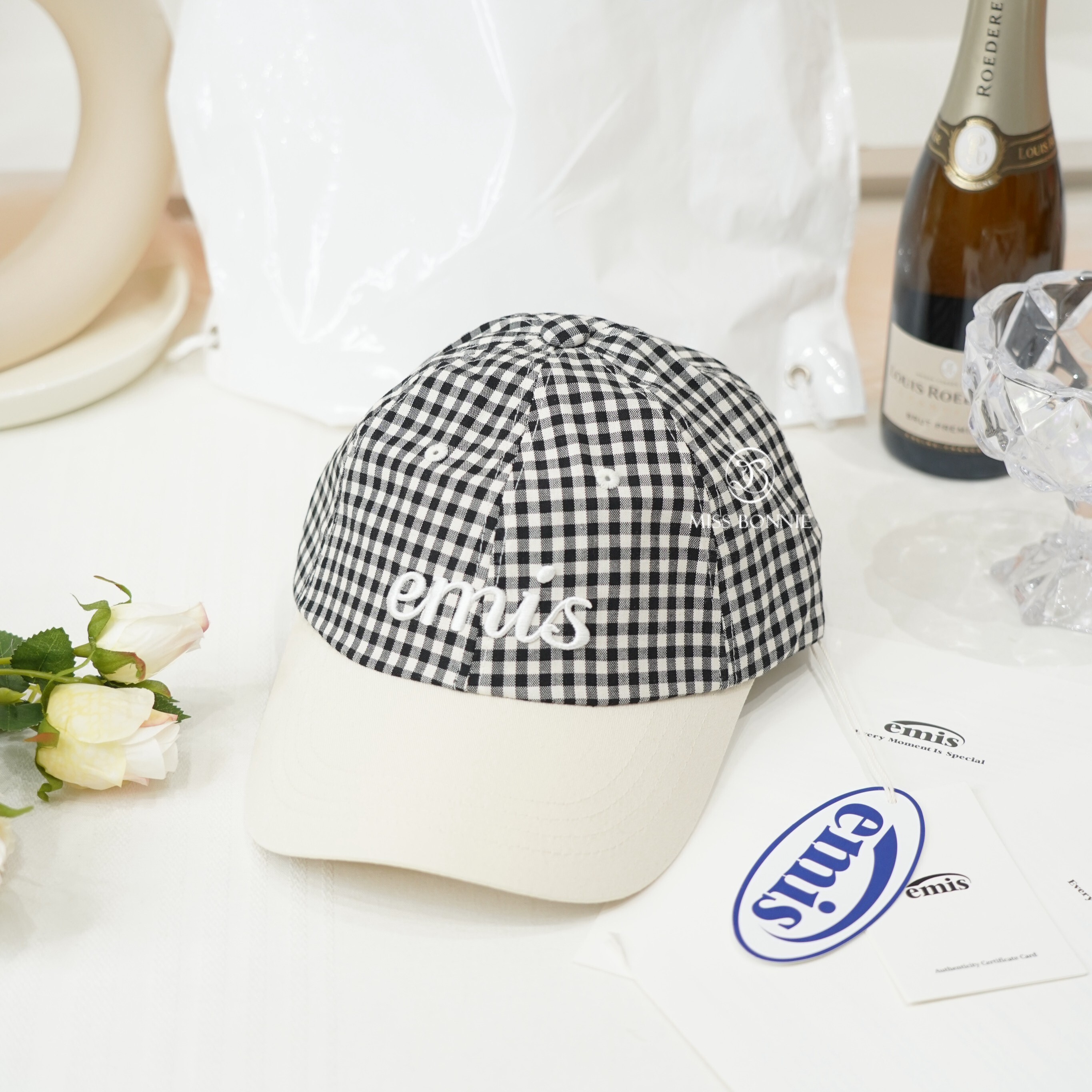 Emis格紋拼色草寫LOGO棒球帽(共3色)