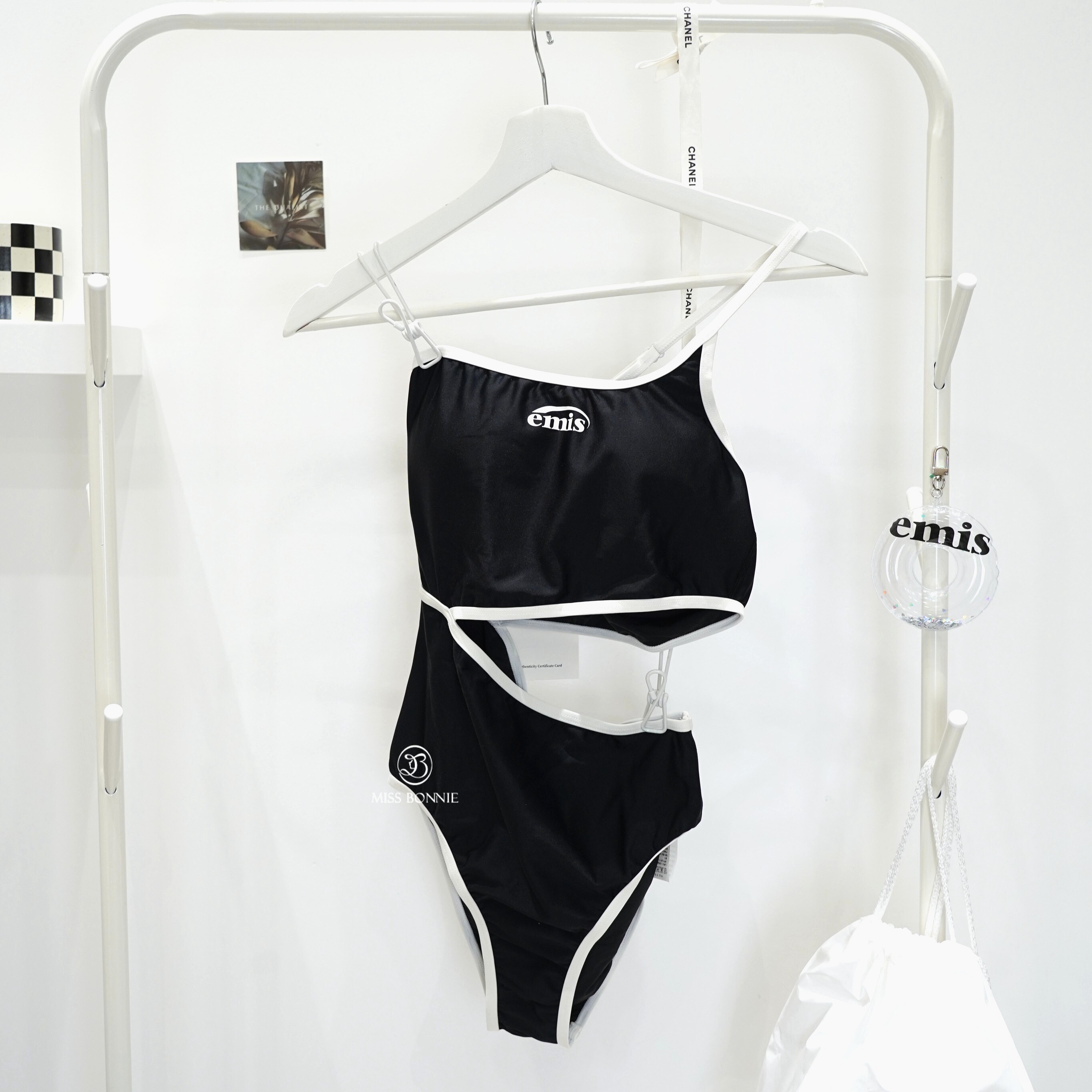 Emis滾邊鏤空連身泳衣(共2色)