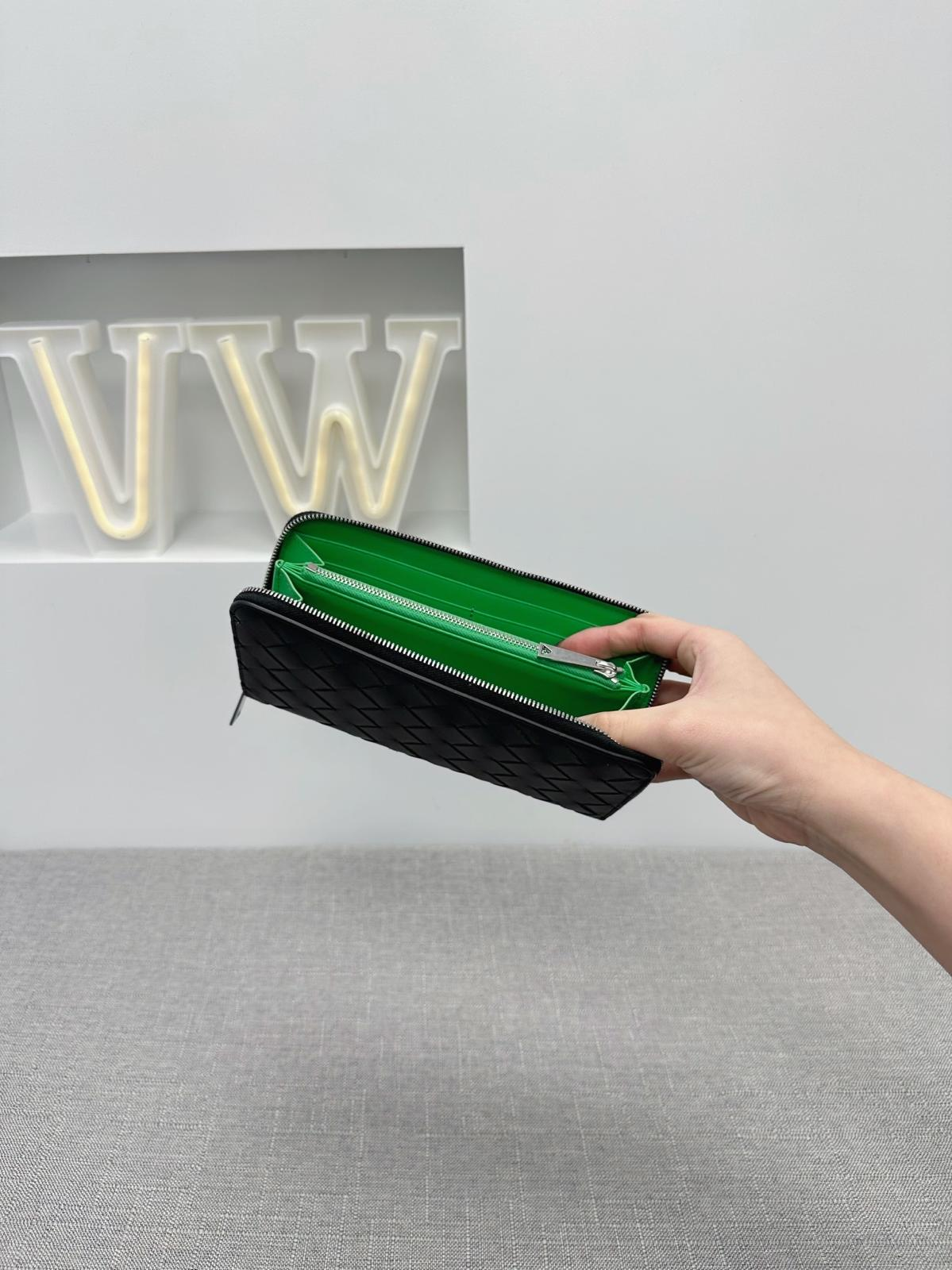 BV Intrecciato Zip Around Wallet